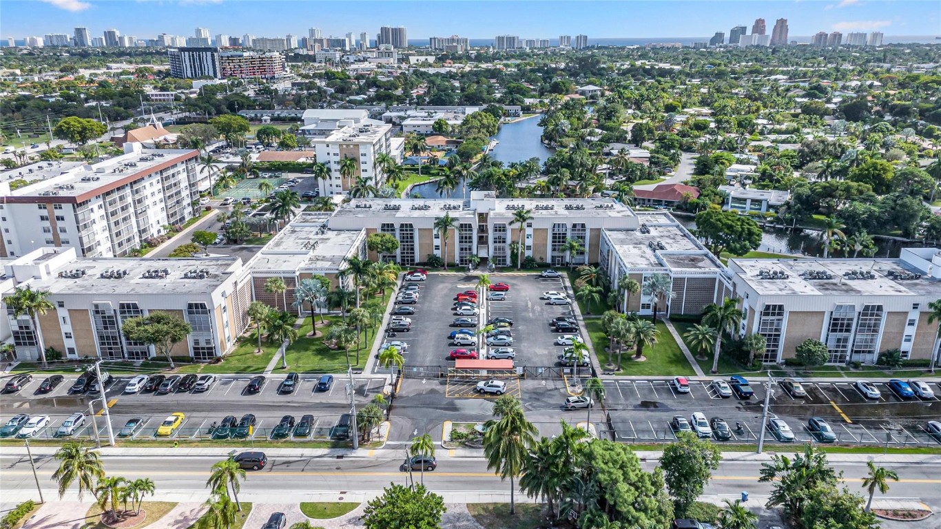 3010 NE 16th Ave Unit: 105