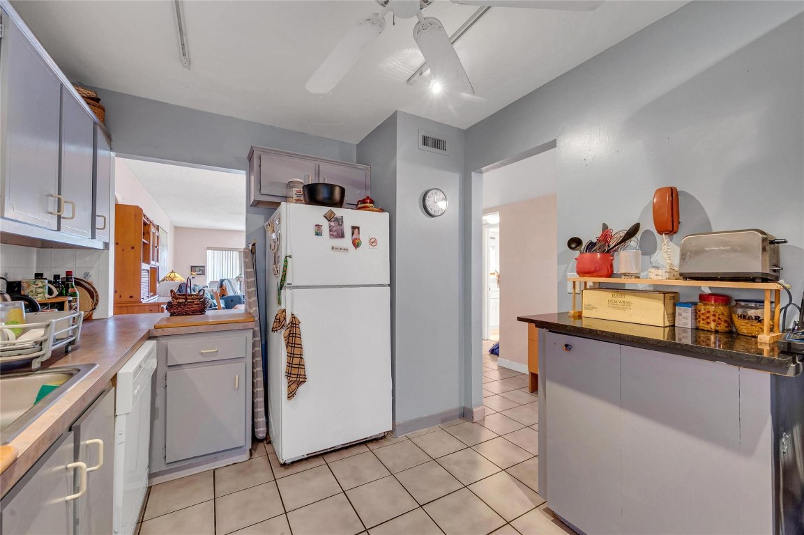 3010 NE 16th Ave Unit: 105