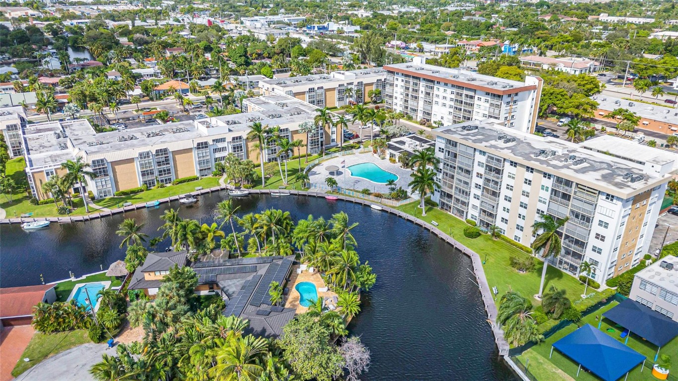 3010 NE 16th Ave Unit: 105