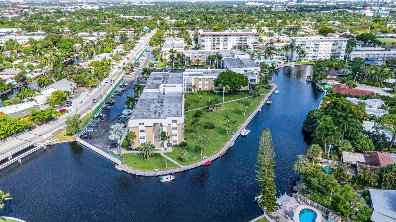 3010 NE 16th Ave Unit: 105