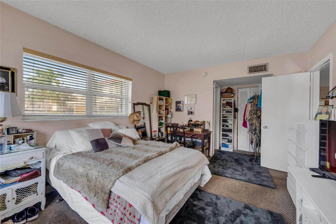 3010 NE 16th Ave Unit: 105