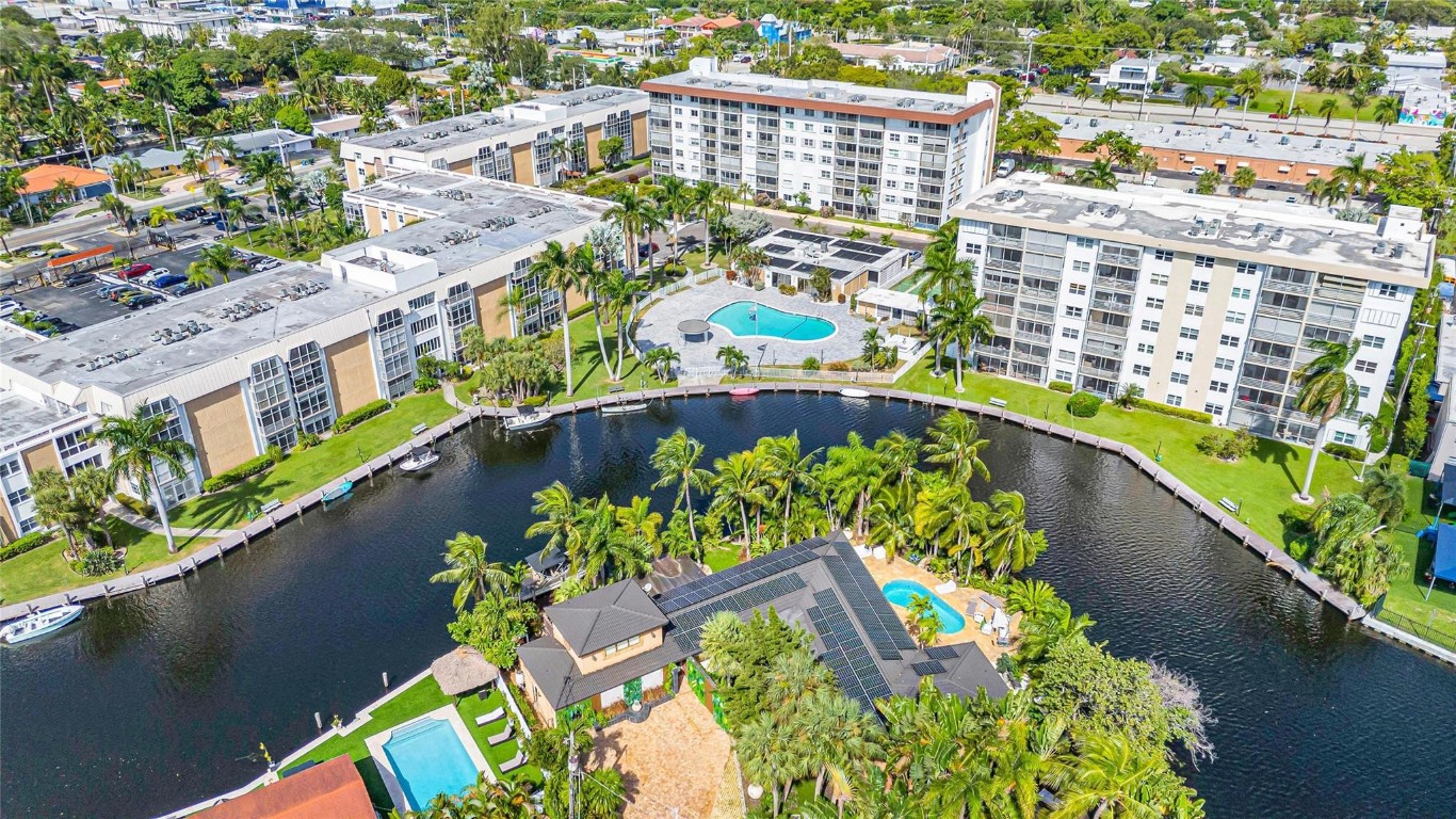 3010 NE 16th Ave Unit: 105