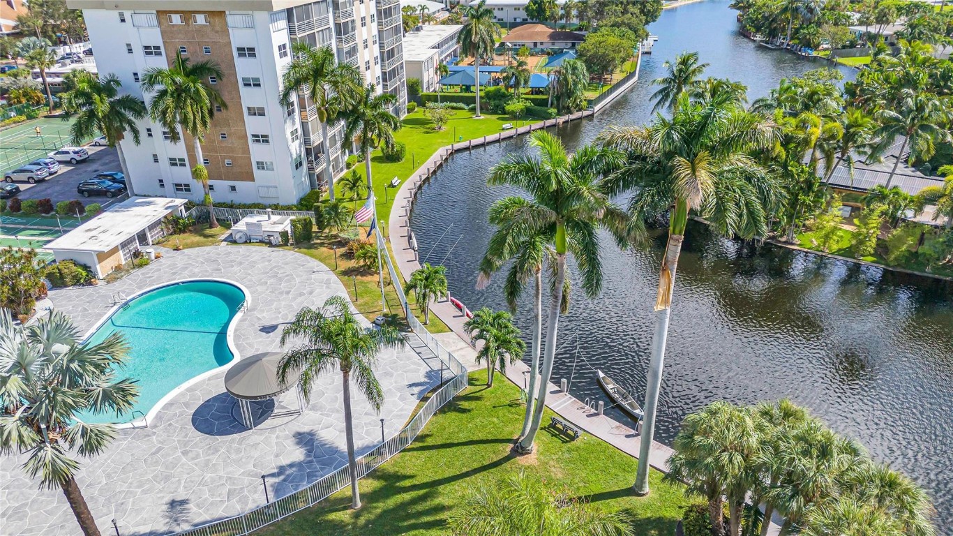 3010 NE 16th Ave Unit: 105