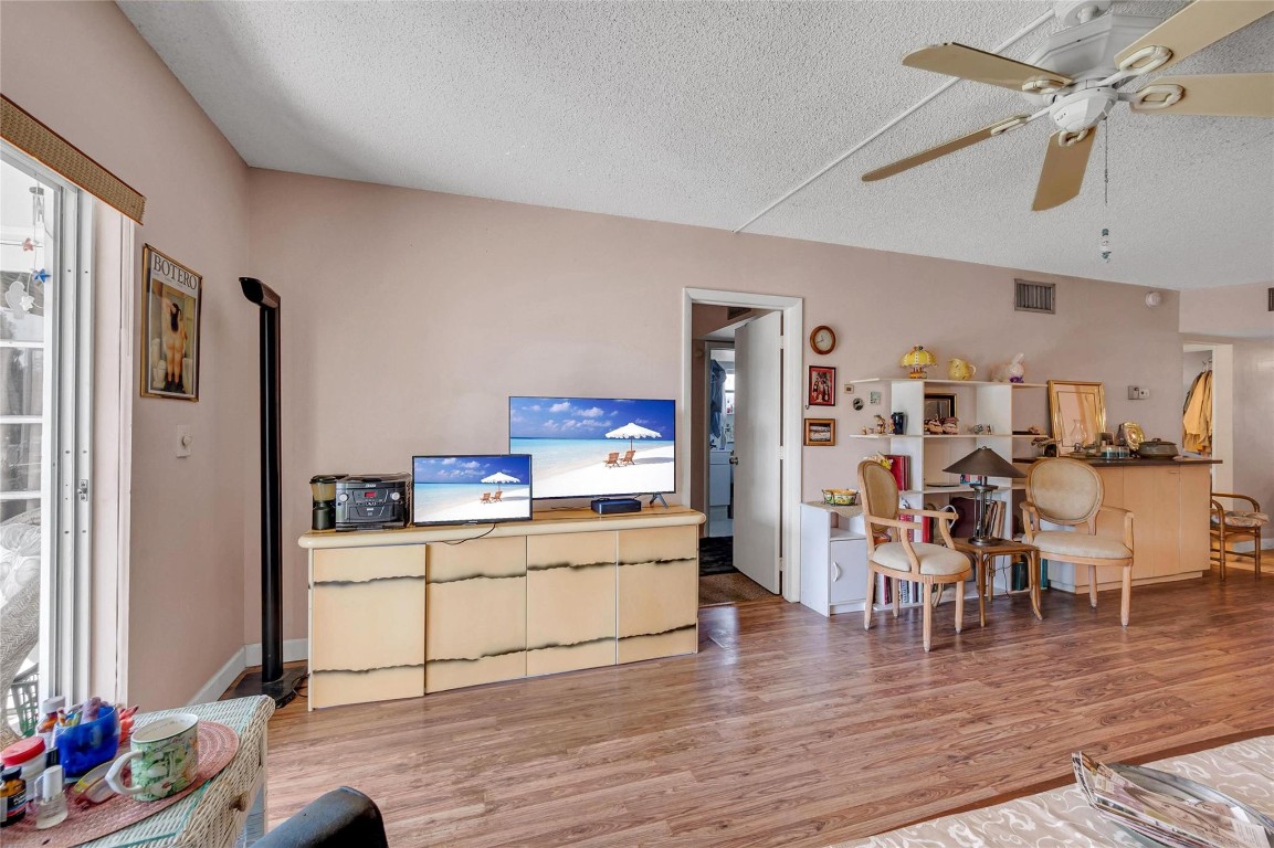 3010 NE 16th Ave Unit: 105