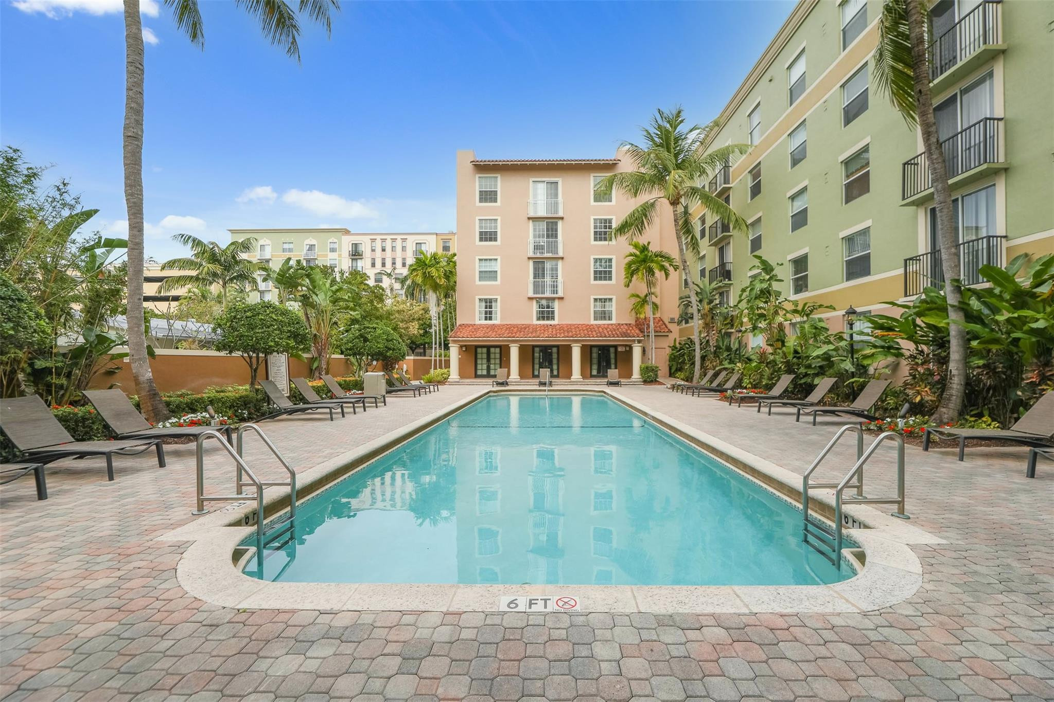 1919 Van Buren St Unit: 617A
