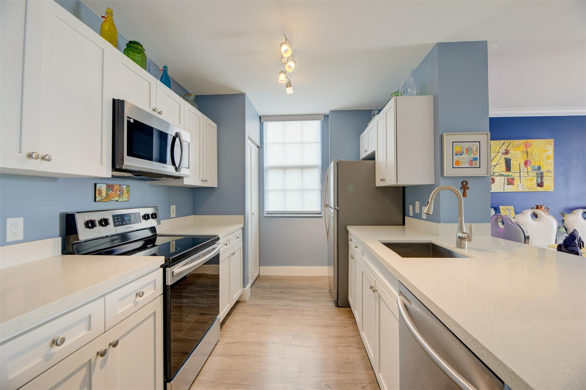 1919 Van Buren St Unit: 617A