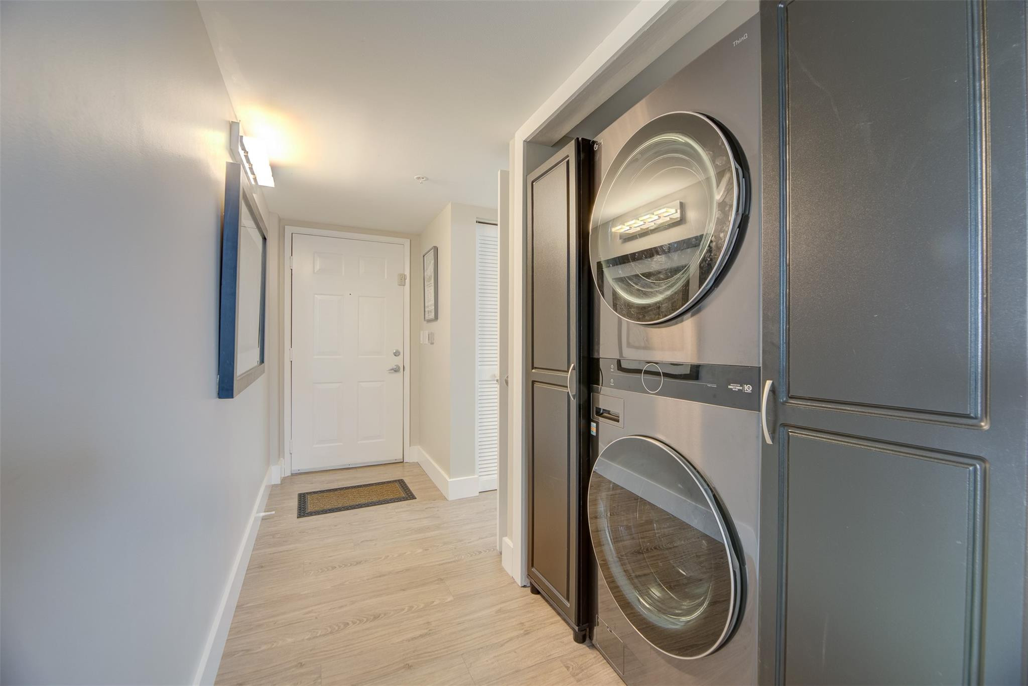 1919 Van Buren St Unit: 617A