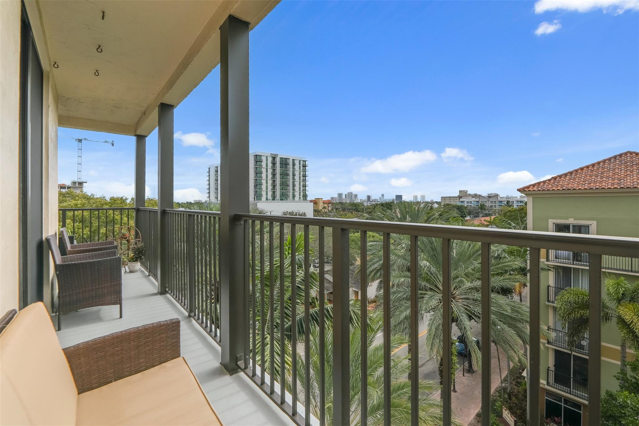 1919 Van Buren St Unit: 617A