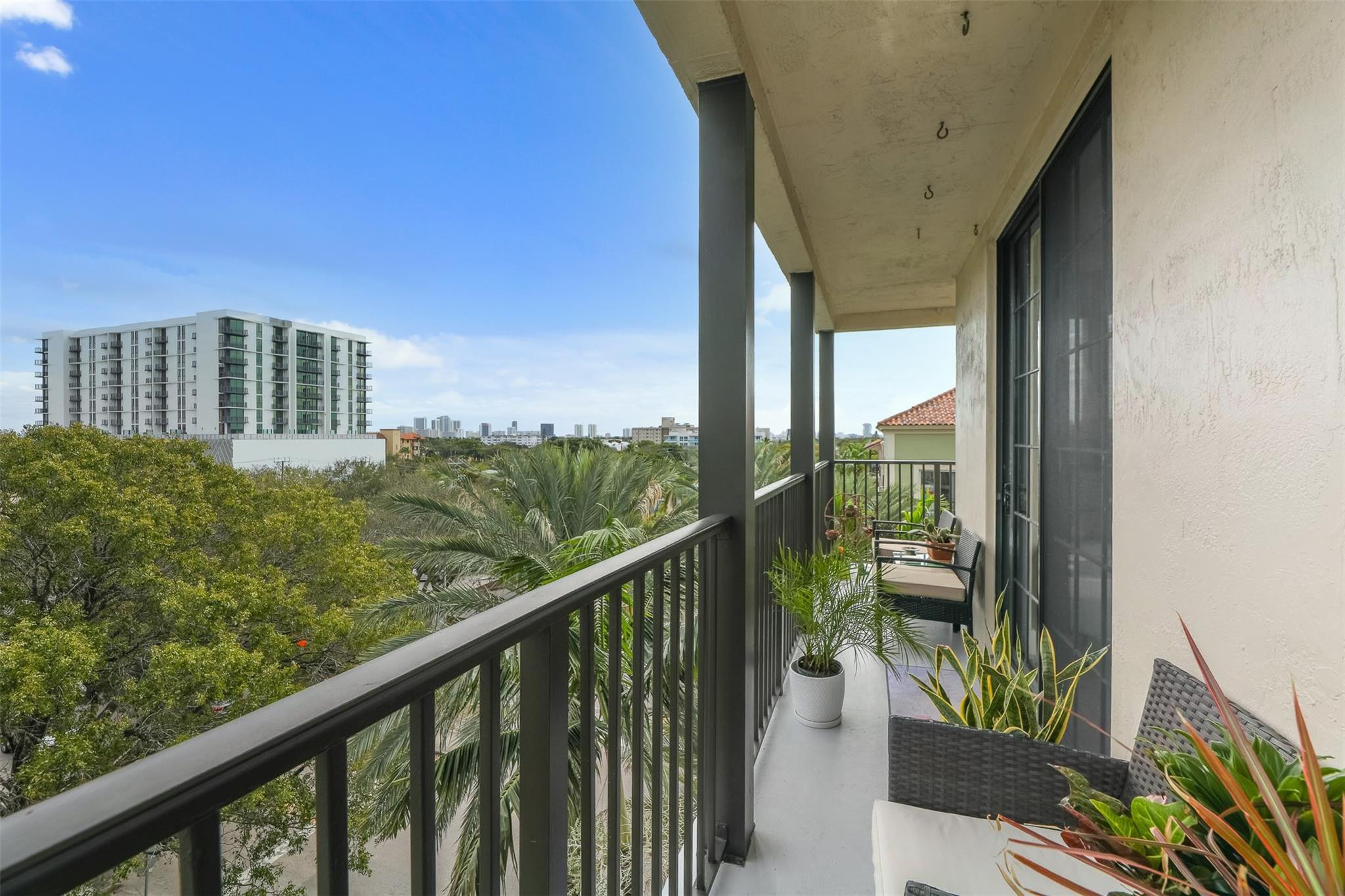 1919 Van Buren St Unit: 617A