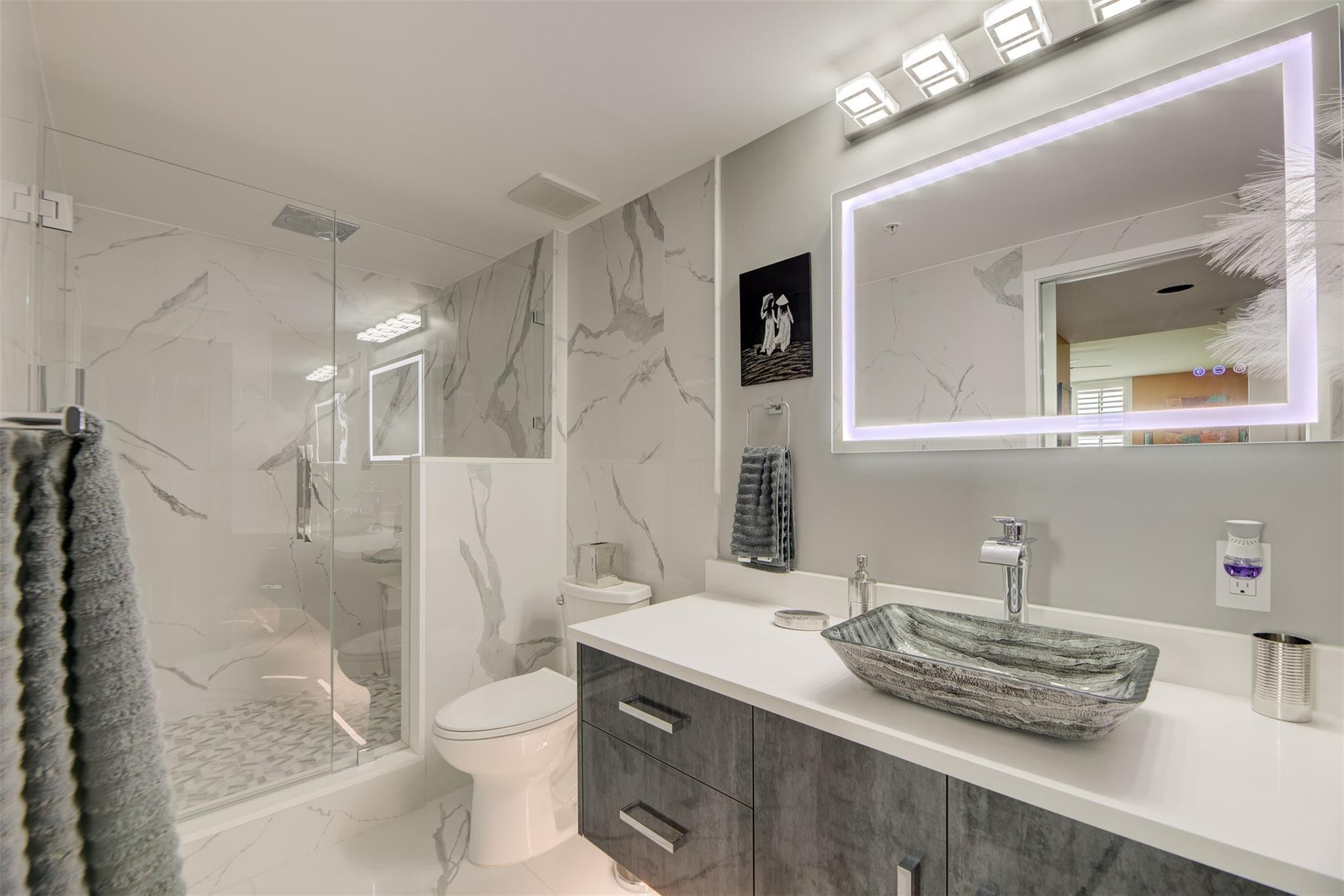 1919 Van Buren St Unit: 617A