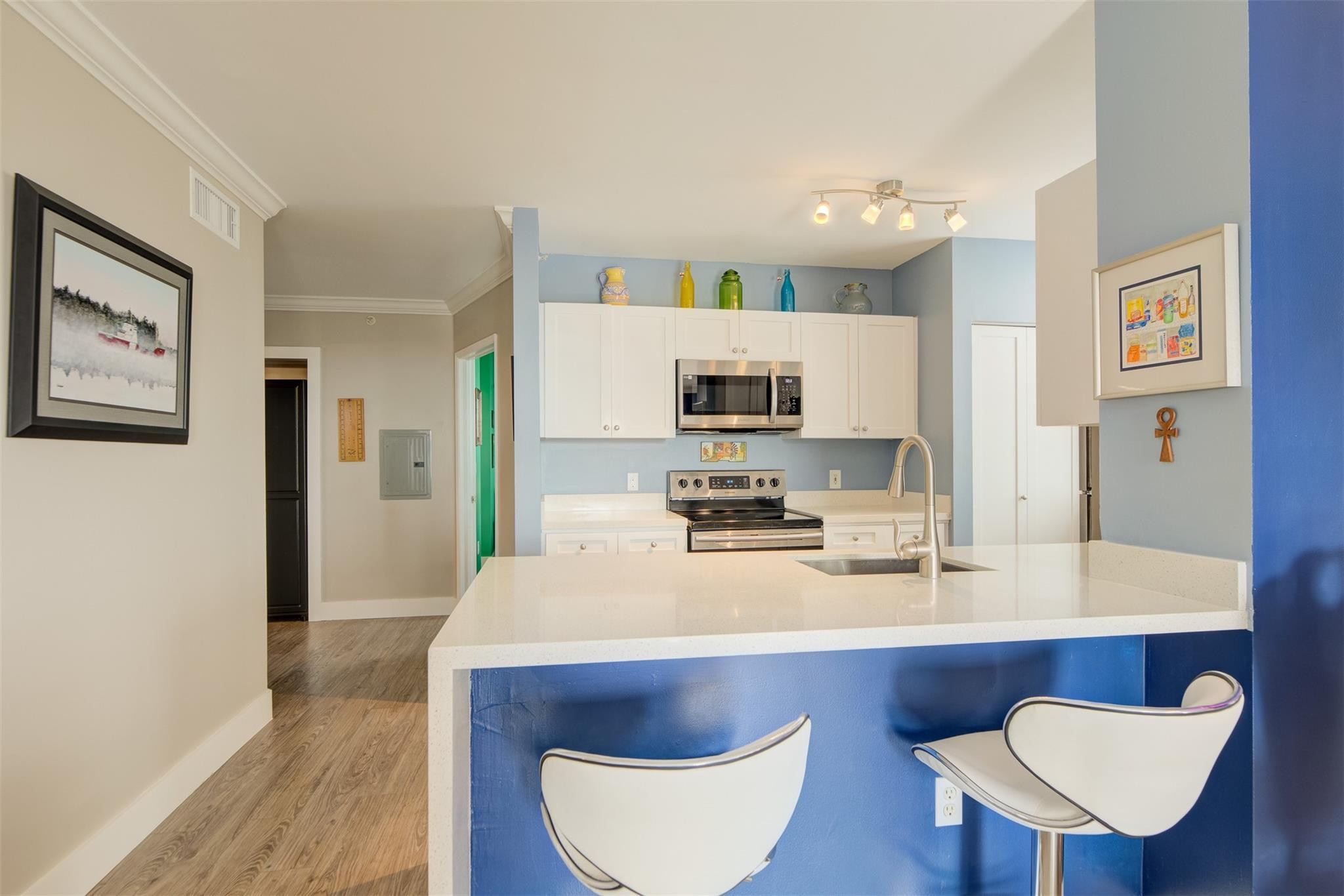 1919 Van Buren St Unit: 617A