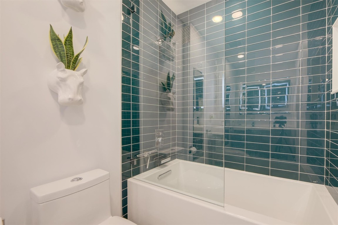 1805 NE 15th Ave Unit: 1805