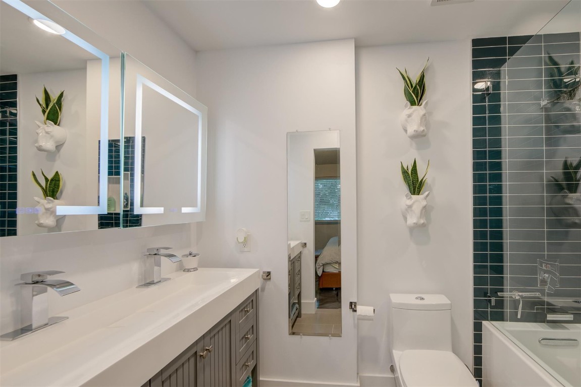 1805 NE 15th Ave Unit: 1805