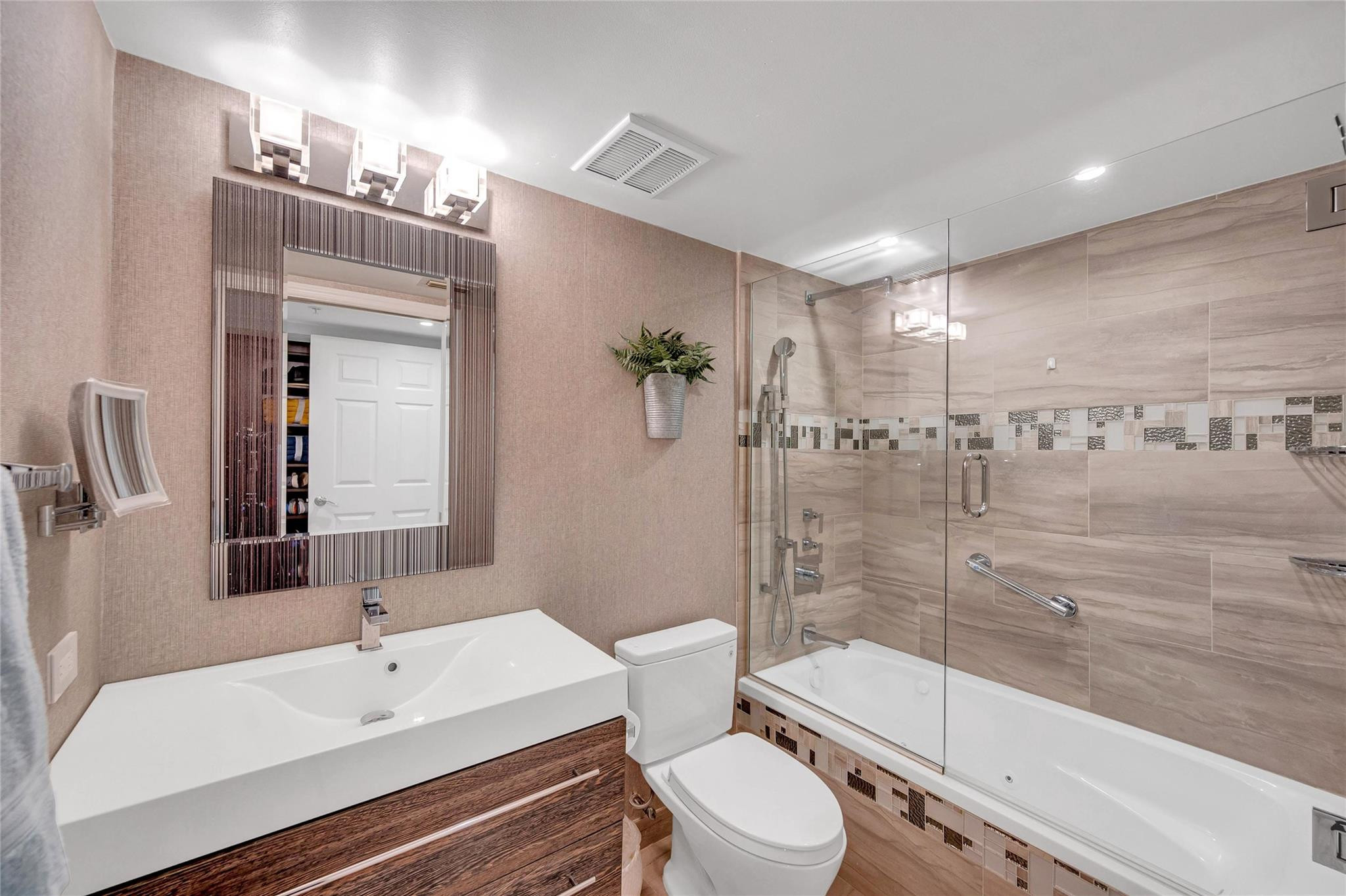 2039 SE 10th Ave Unit: 502