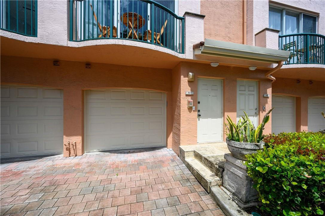 2107 SE 10th Ave Unit: 817