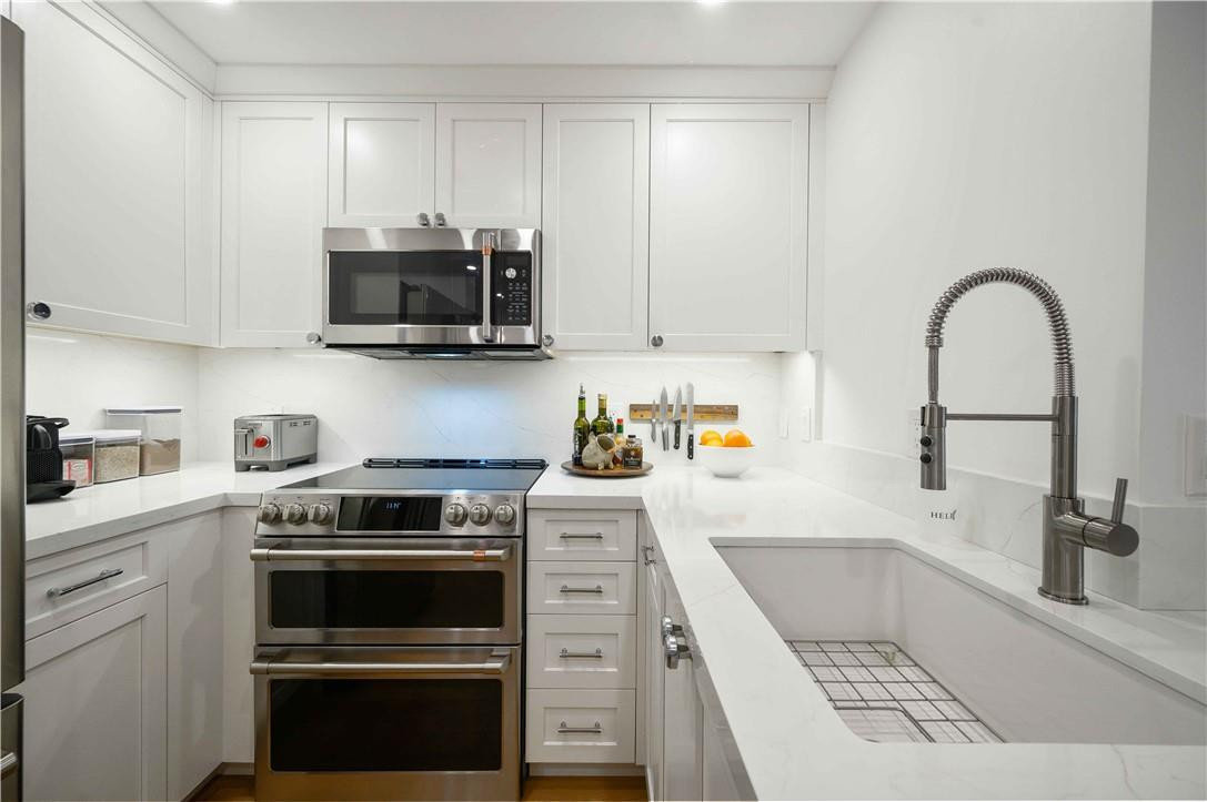 2107 SE 10th Ave Unit: 817