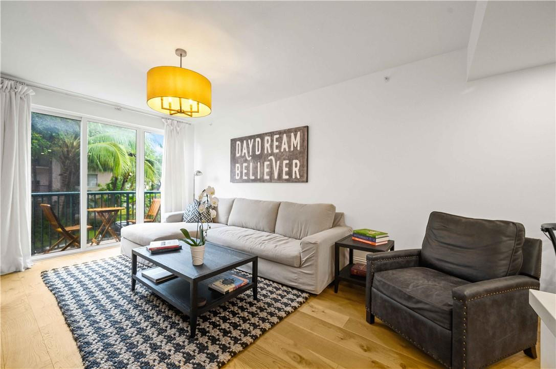 2107 SE 10th Ave Unit: 817