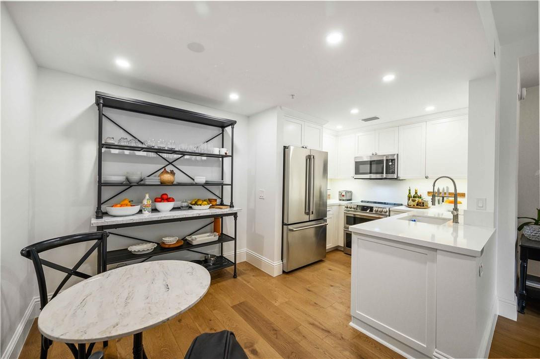 2107 SE 10th Ave Unit: 817