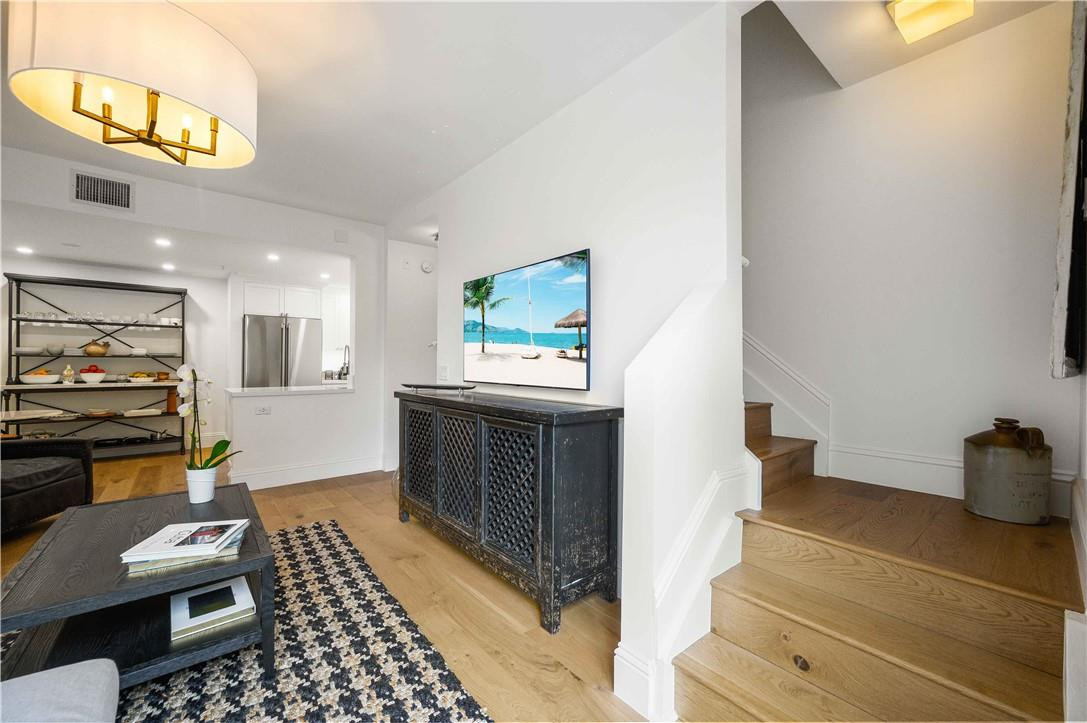 2107 SE 10th Ave Unit: 817