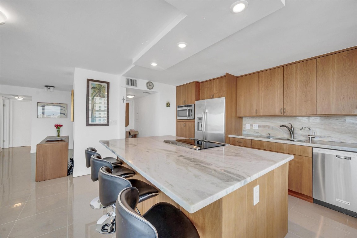 2800 E Sunrise Blvd Unit: 11F