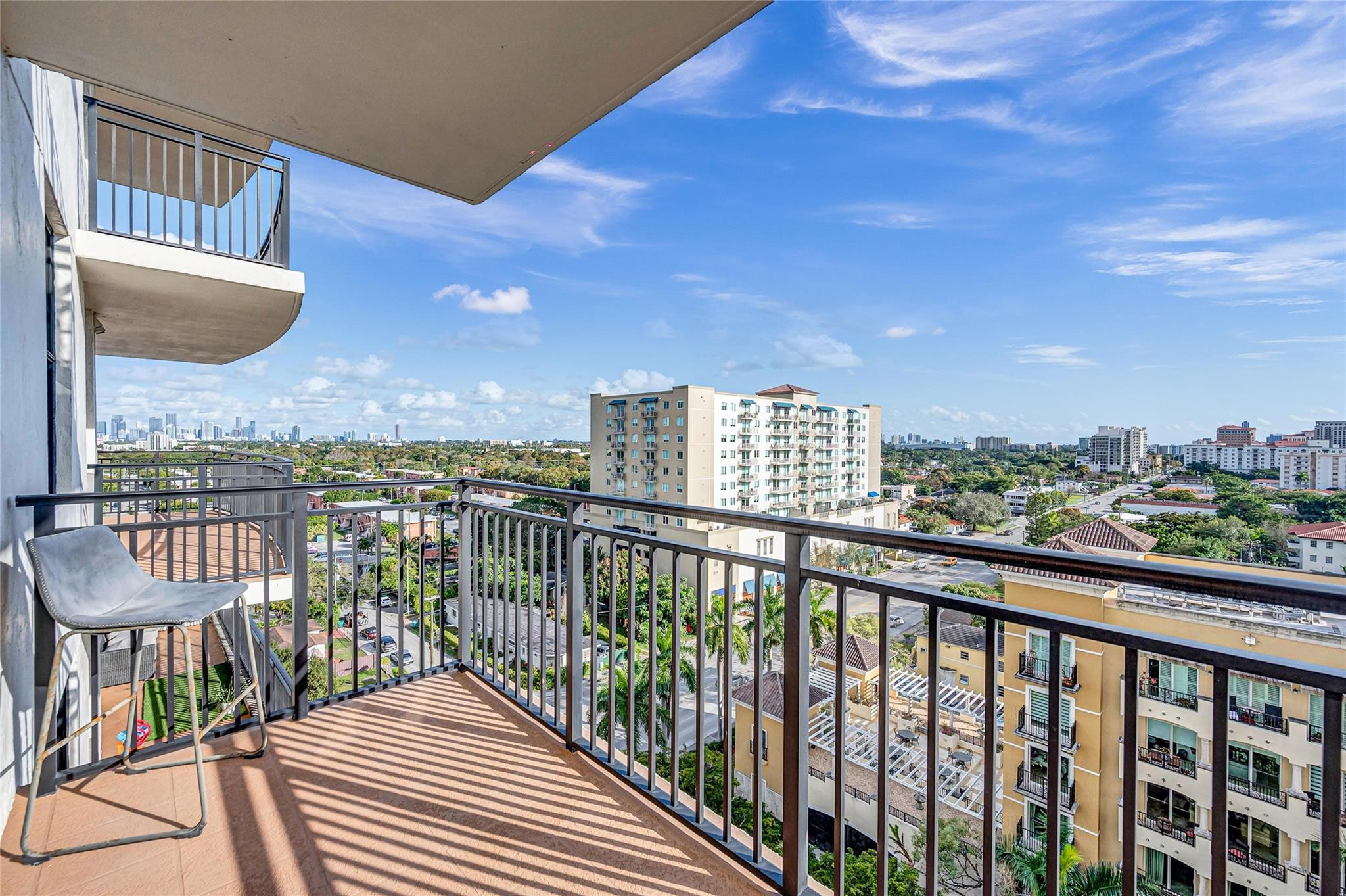 888 S Douglas Rd 906