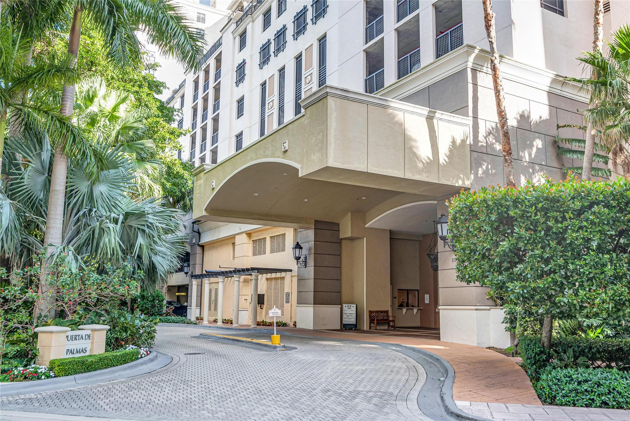 888 S Douglas Rd 906