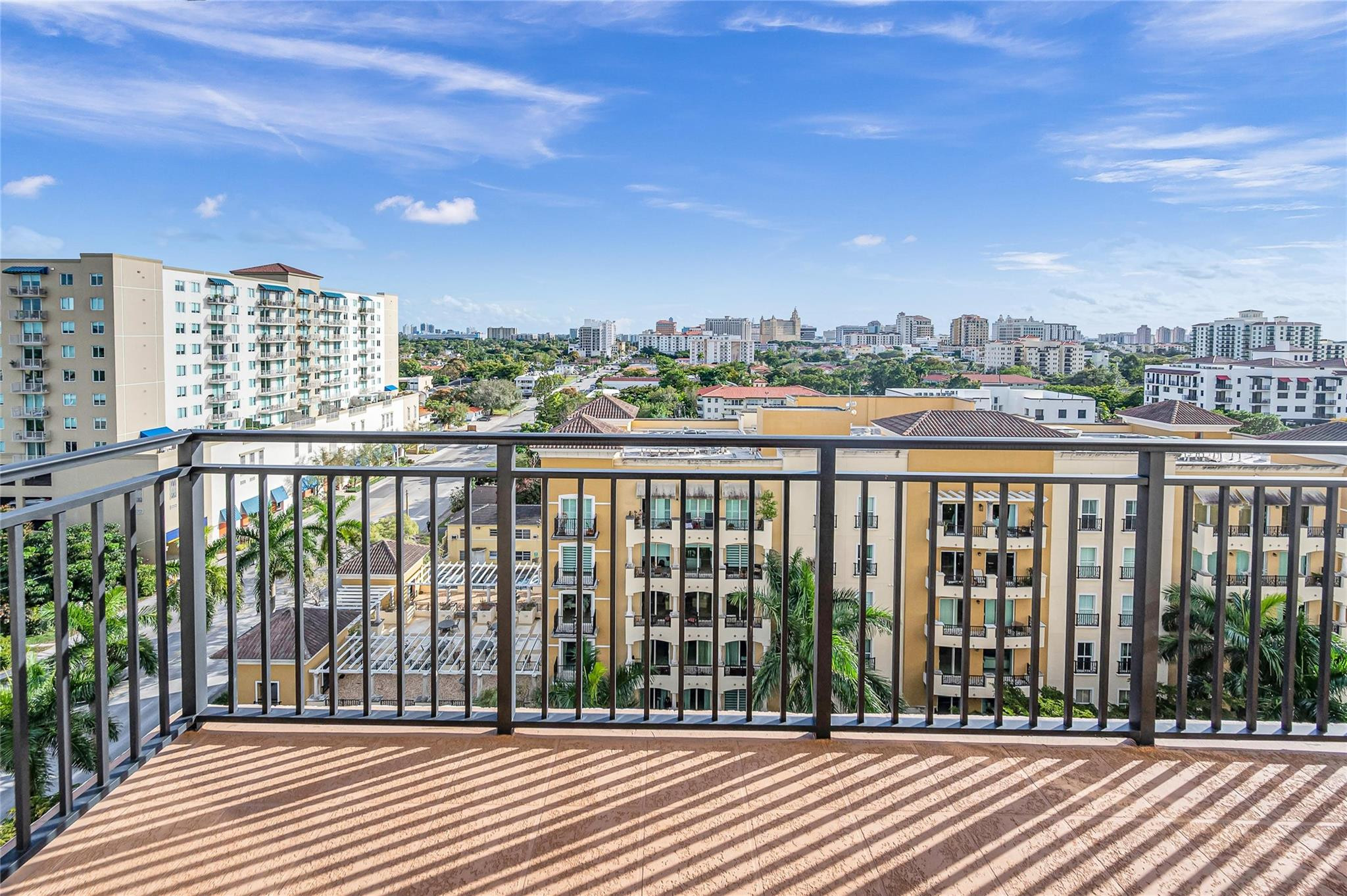 888 S Douglas Rd 906