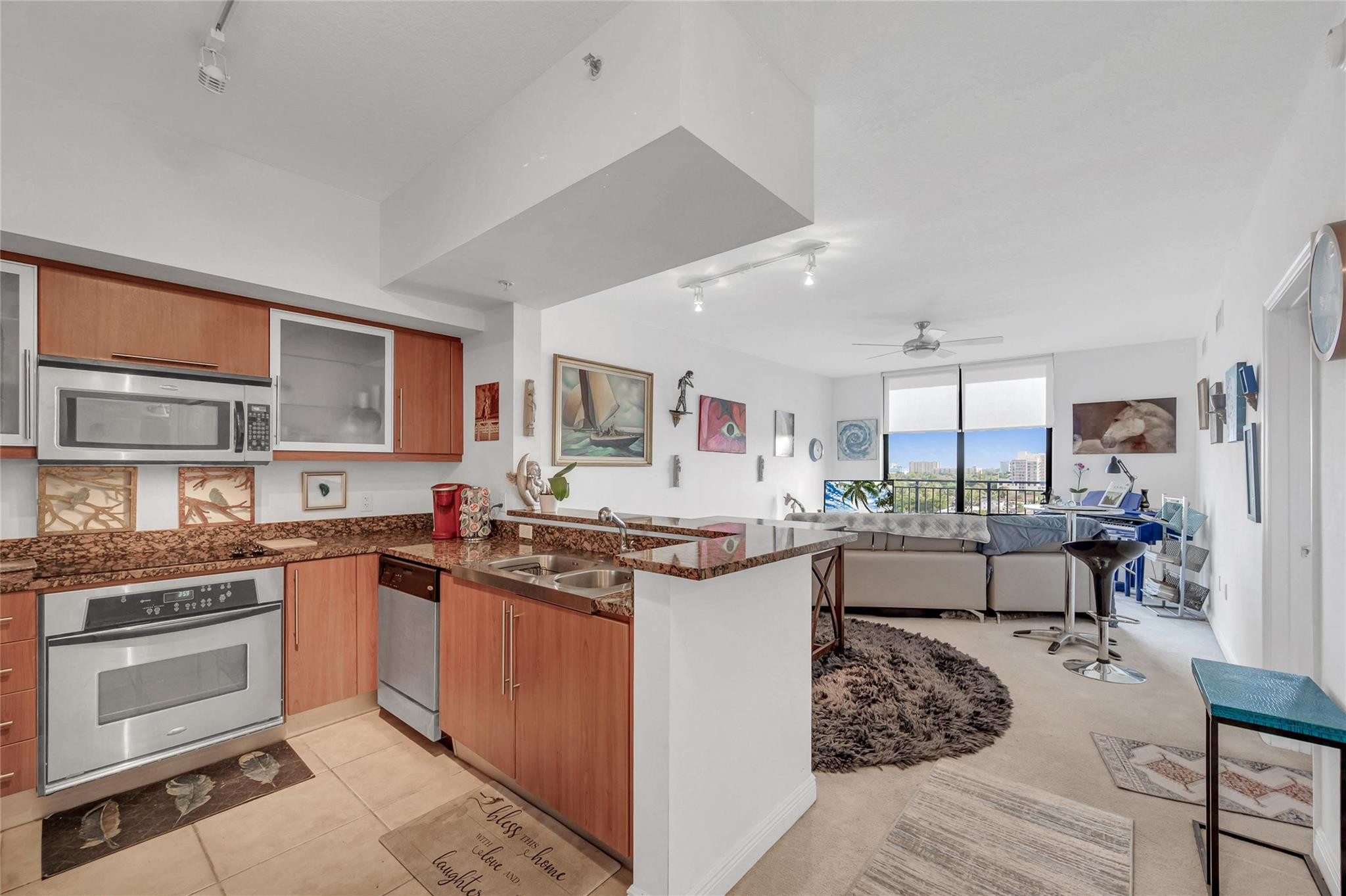 888 S Douglas Rd 906