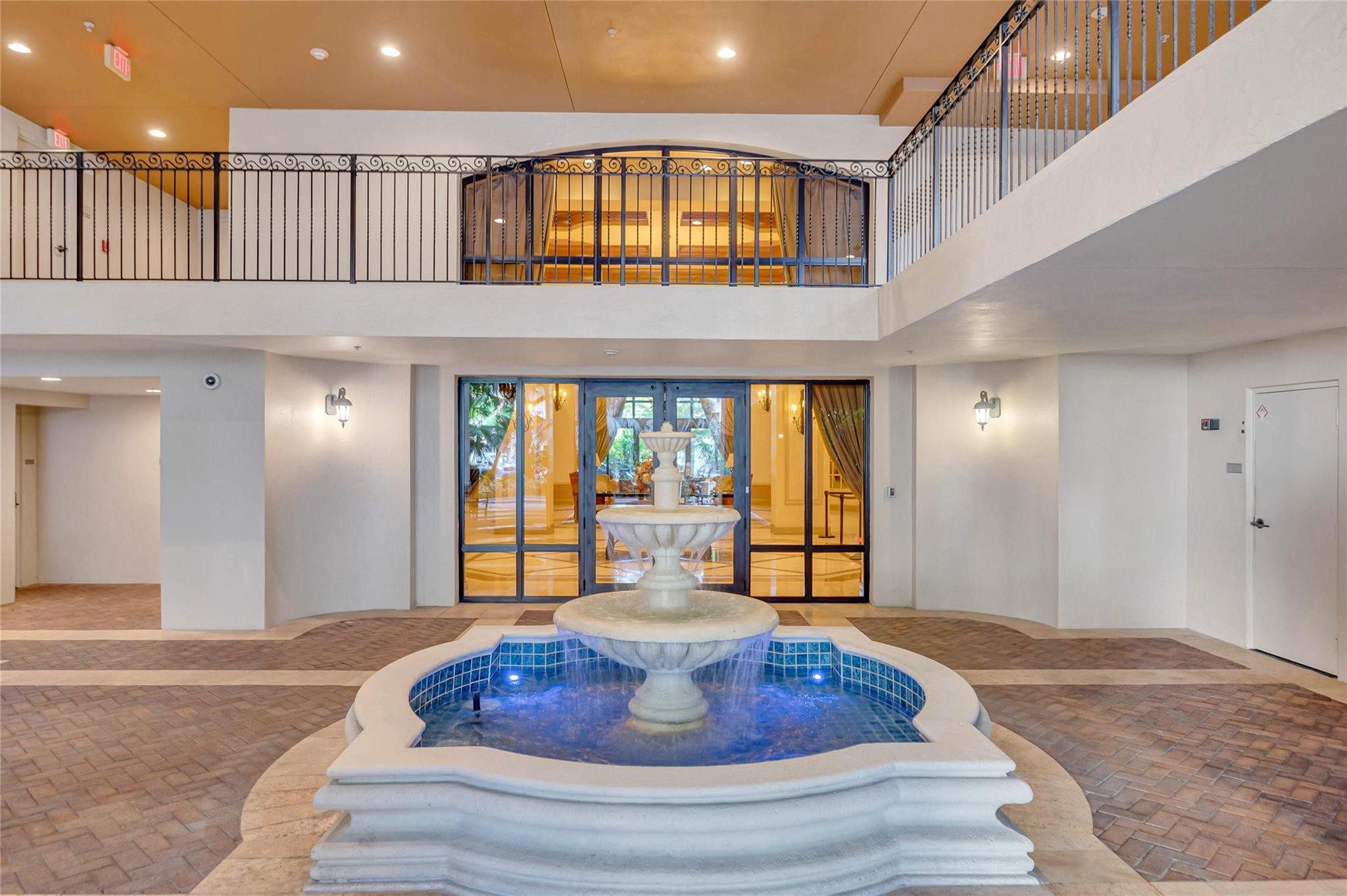 888 S Douglas Rd 906