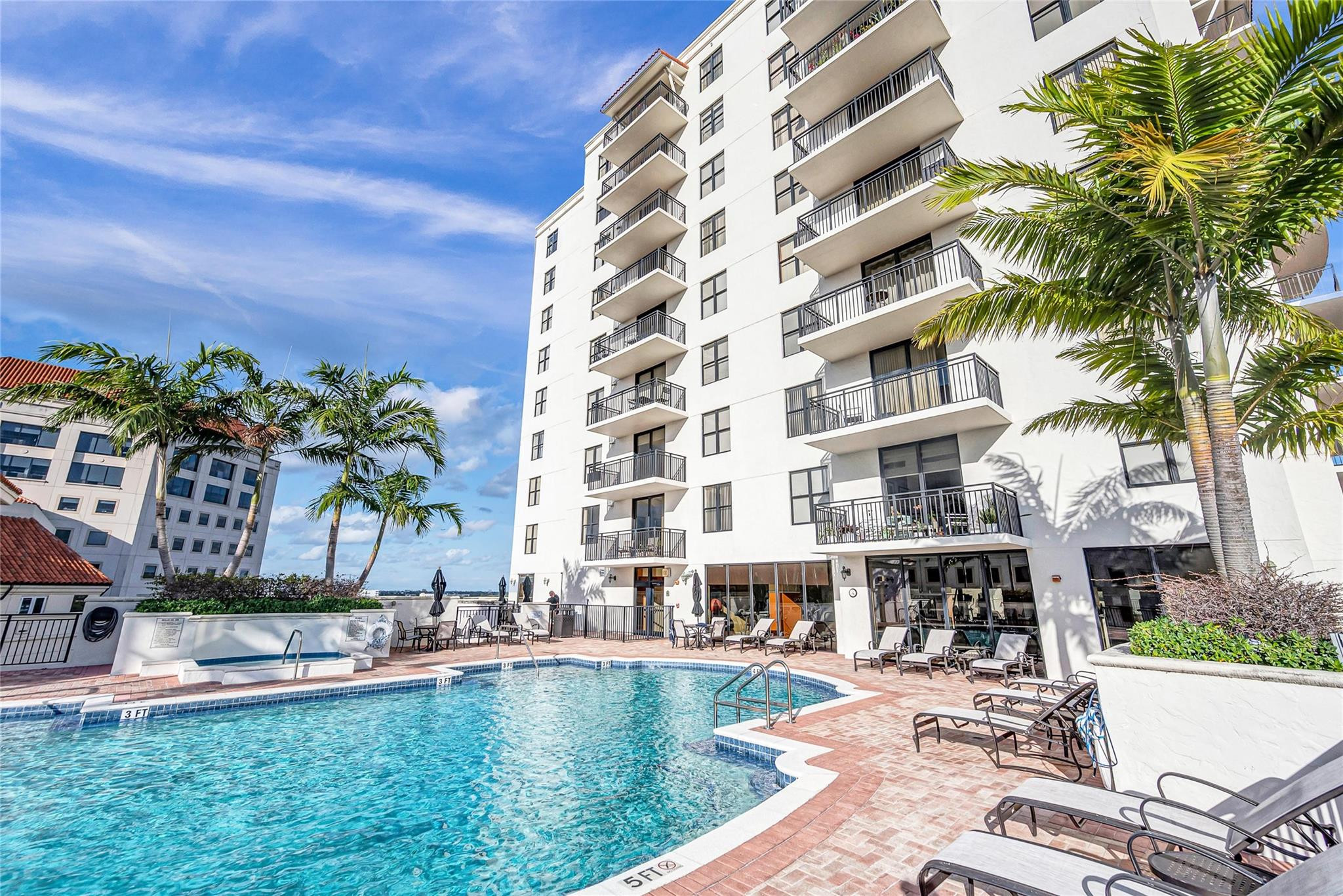 888 S Douglas Rd 906