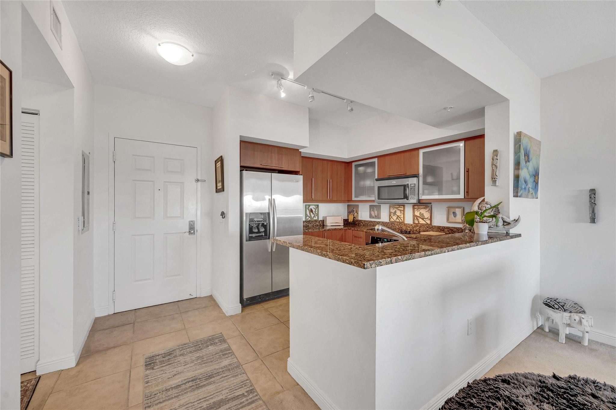 888 S Douglas Rd 906