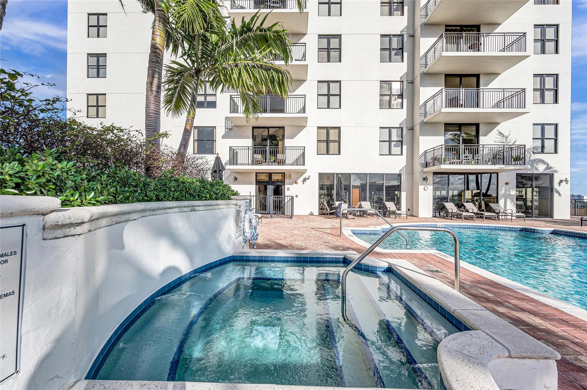 888 S Douglas Rd 906