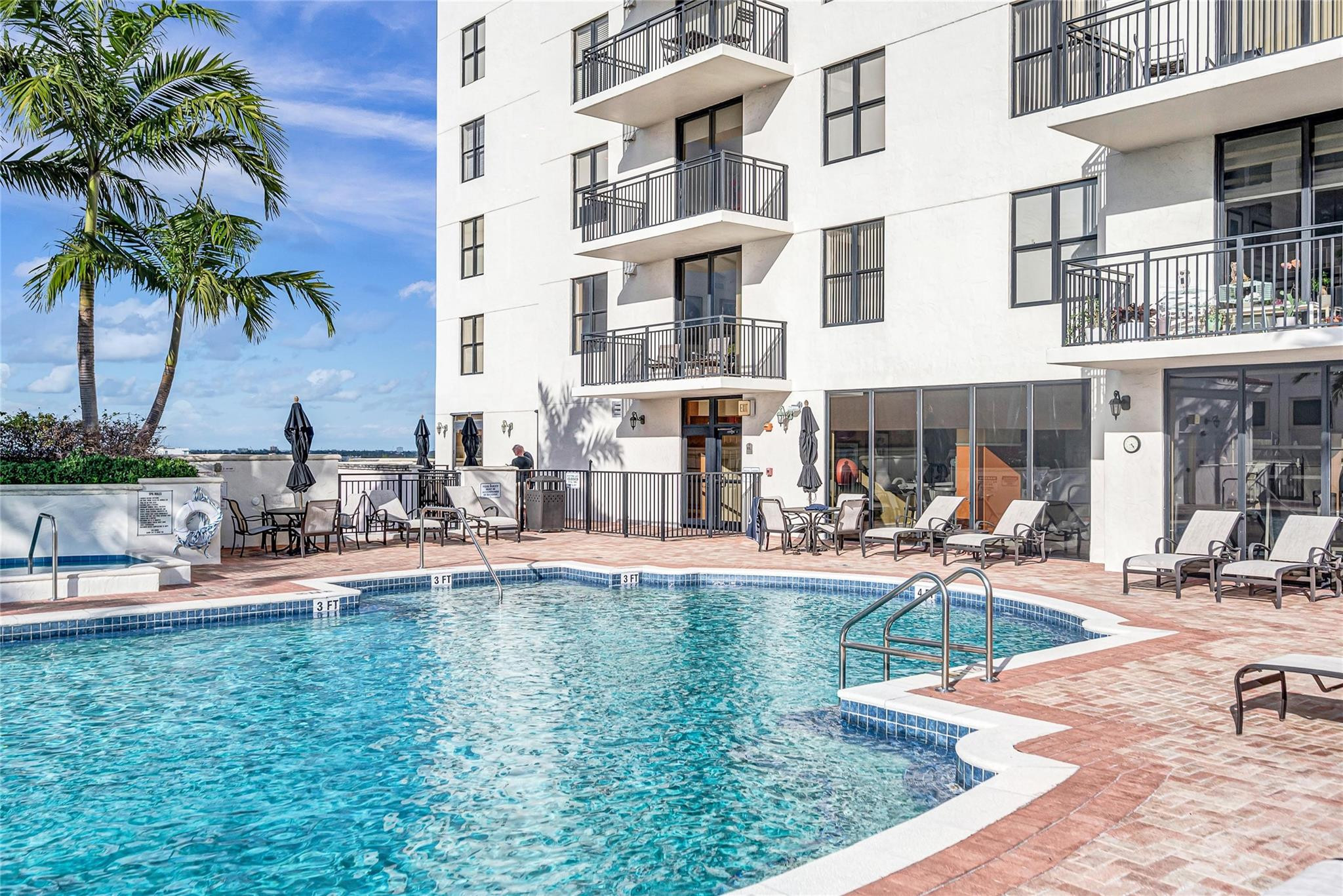 888 S Douglas Rd 906