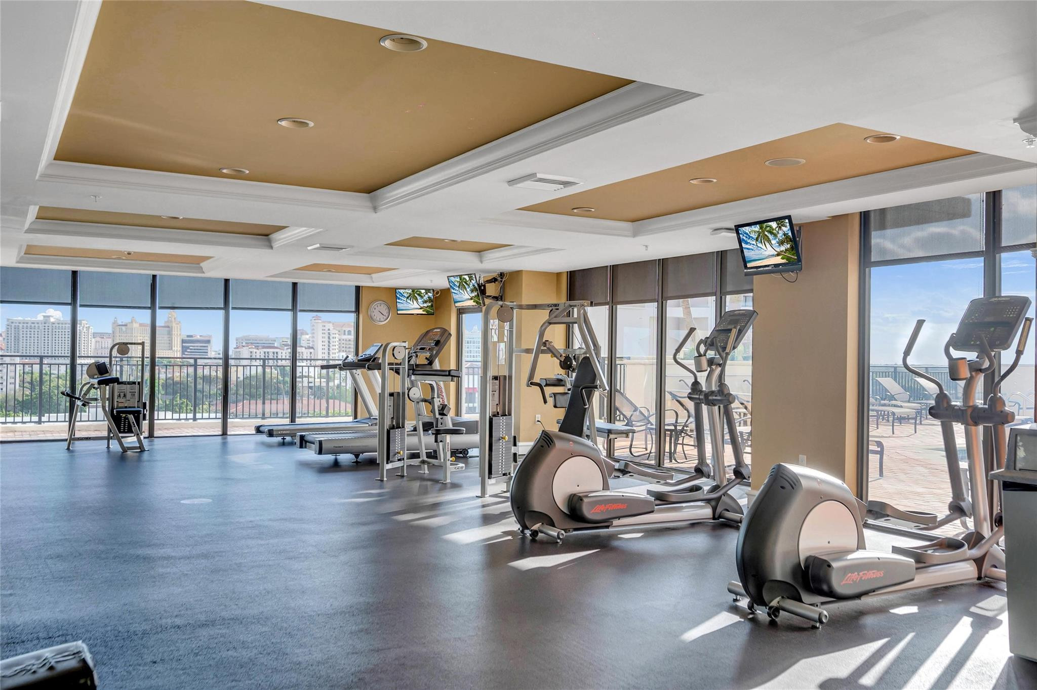 888 S Douglas Rd 906