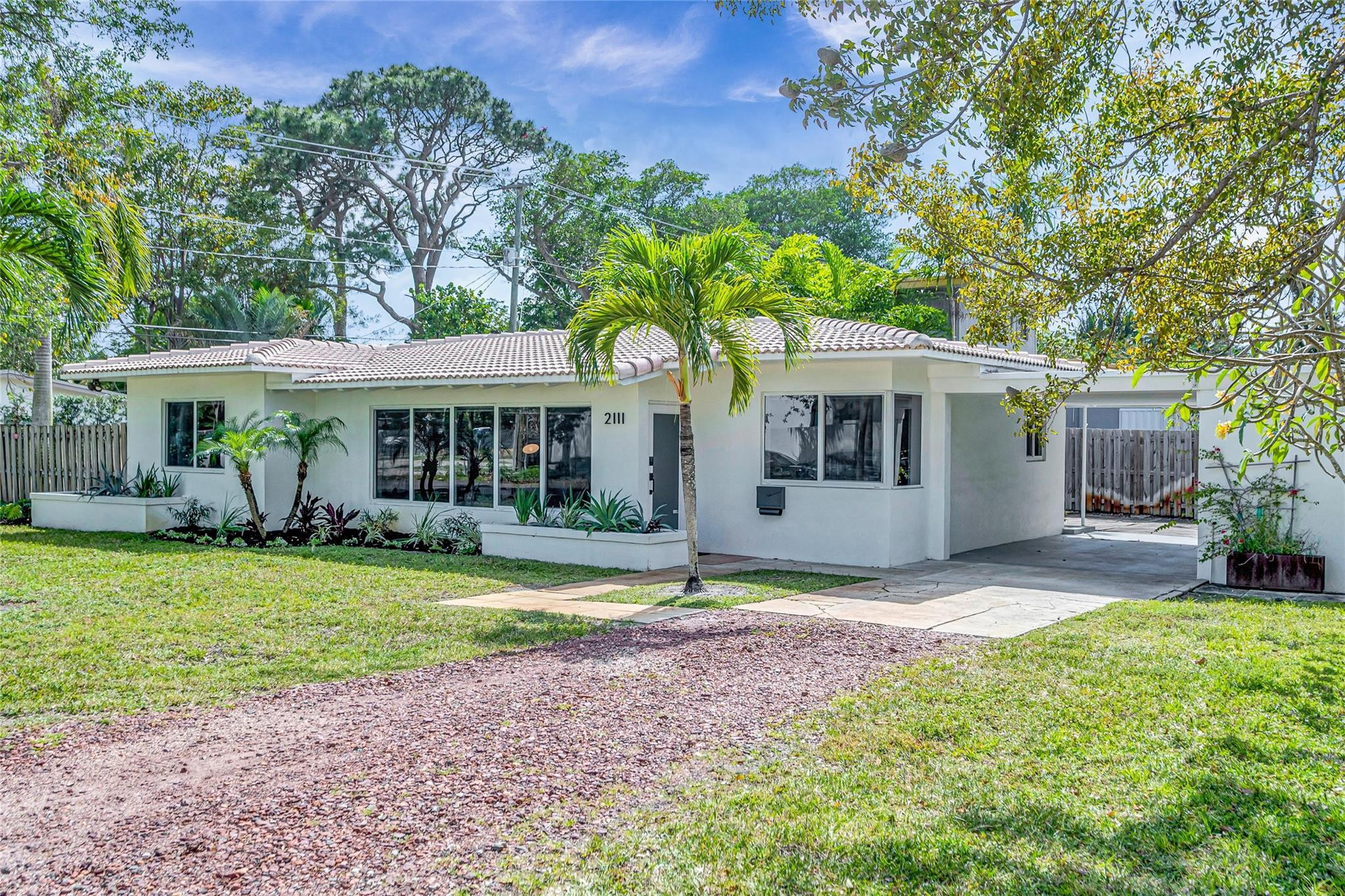 2111 NE 3rd Ave