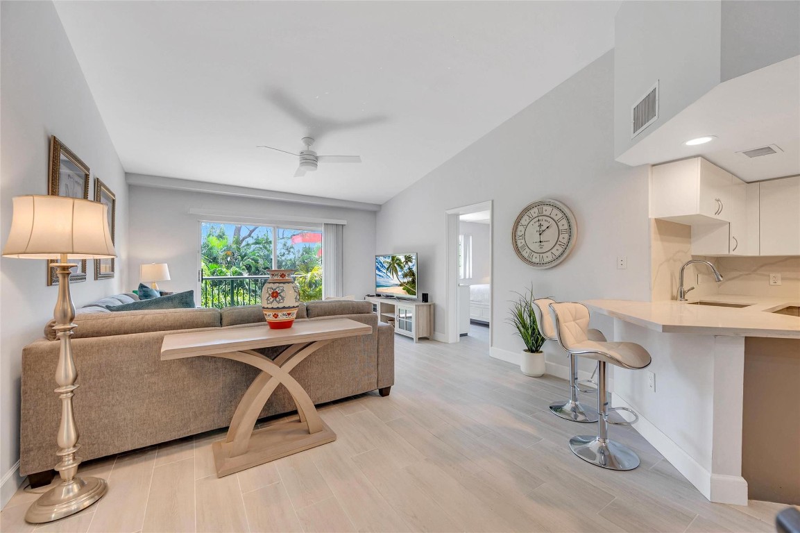 2119 SE 10th Ave 907