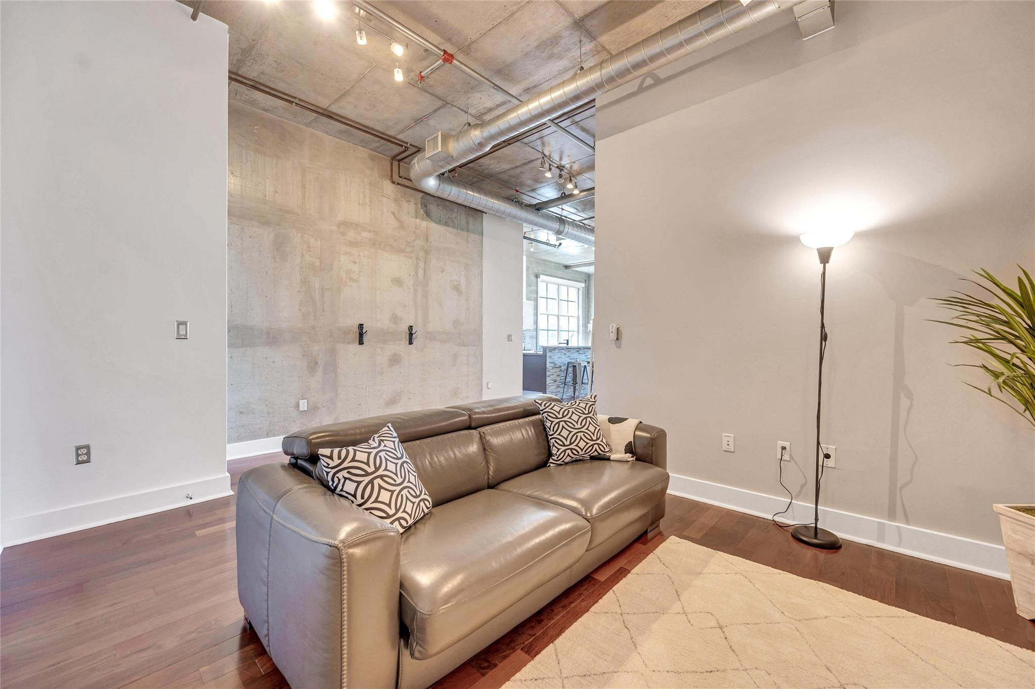 411 NW 1st Ave 506
