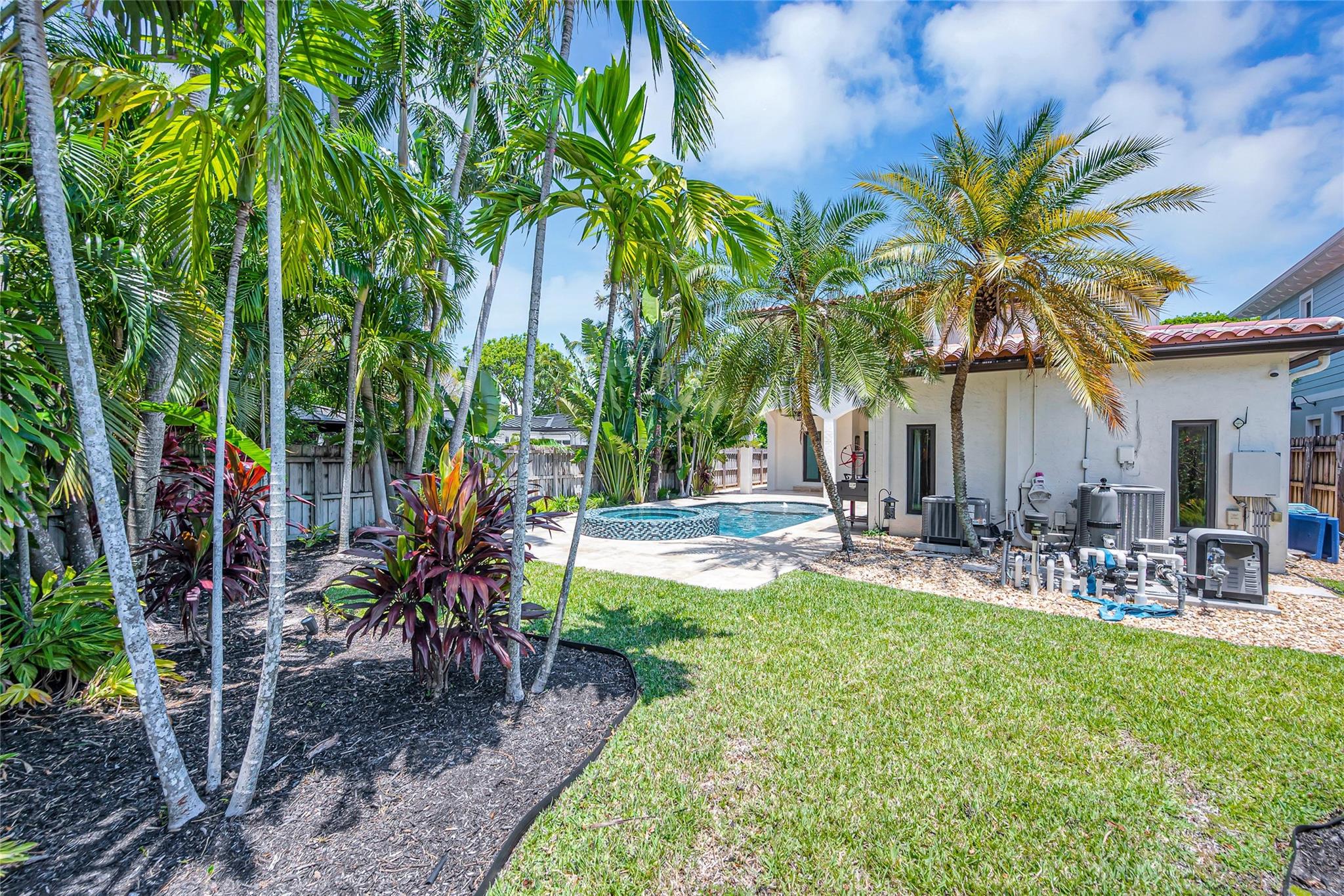537 NE 13th Ave