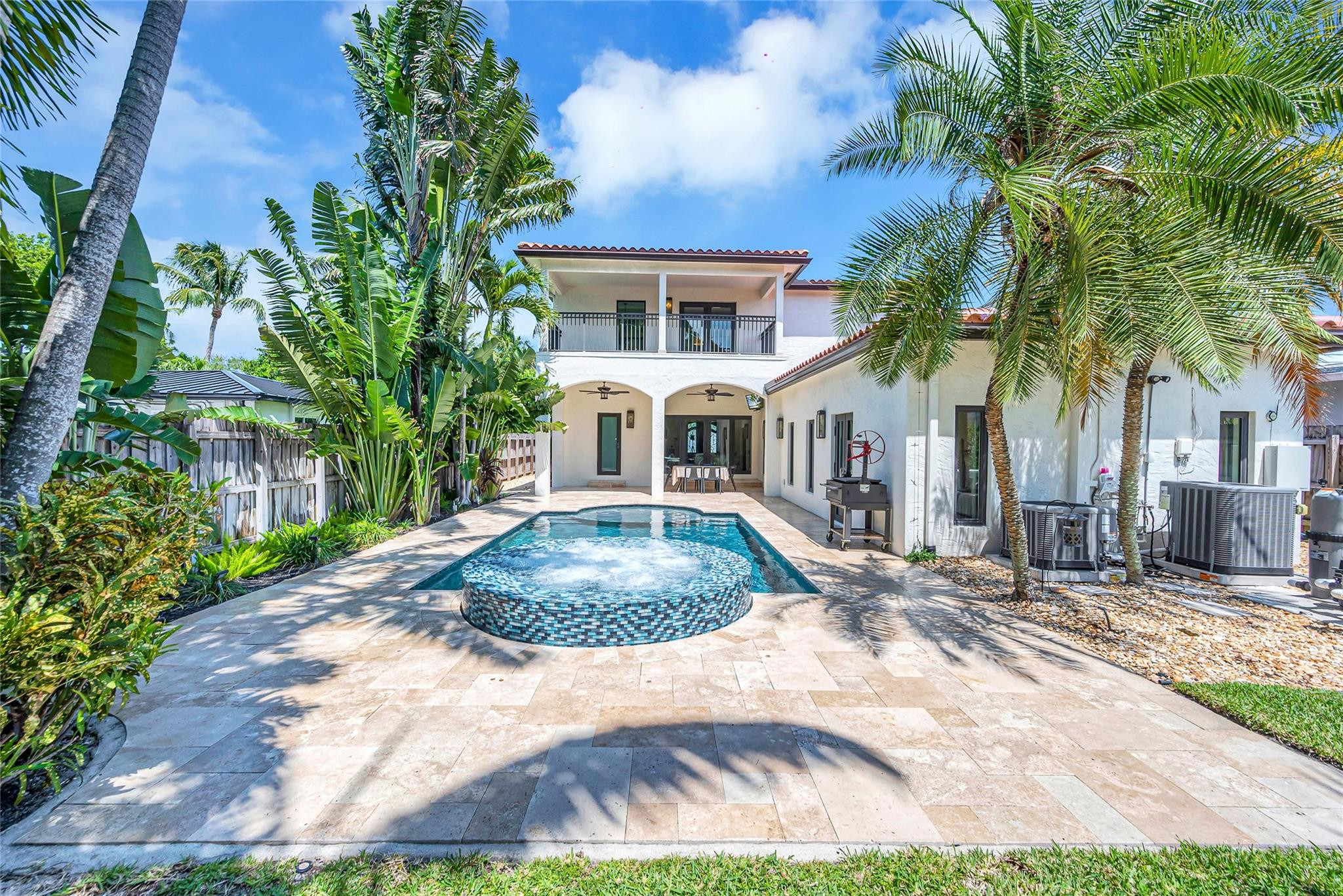 537 NE 13th Ave