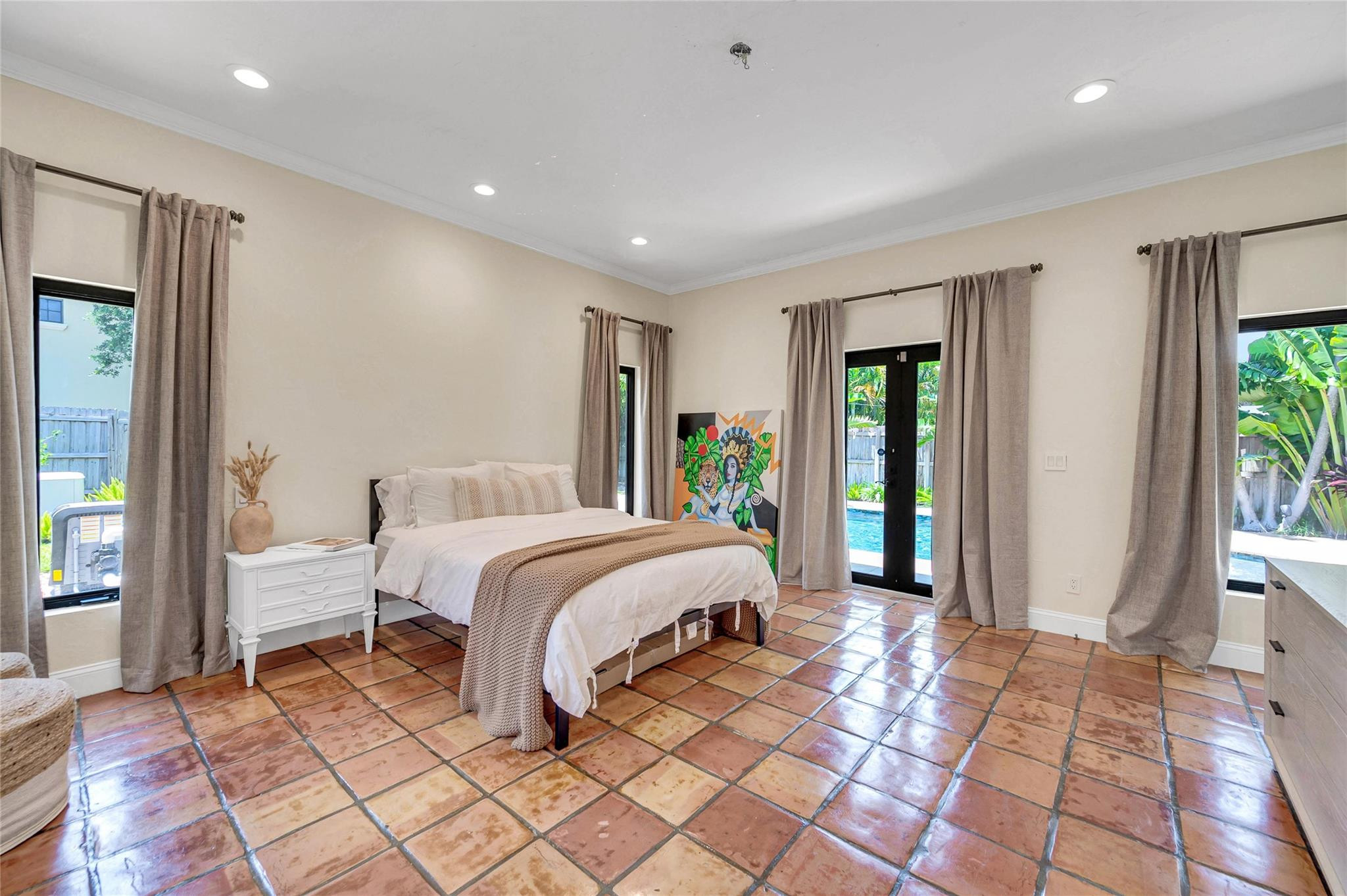 537 NE 13th Ave