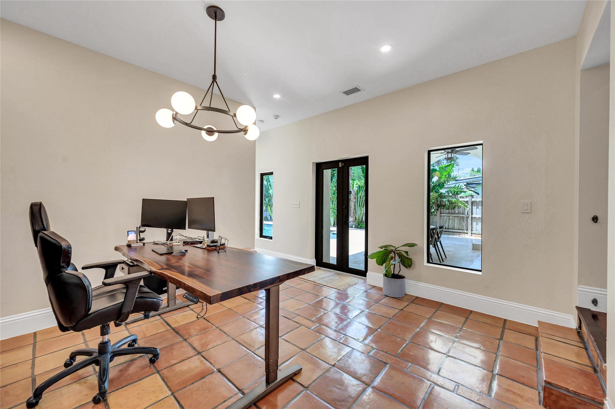 537 NE 13th Ave