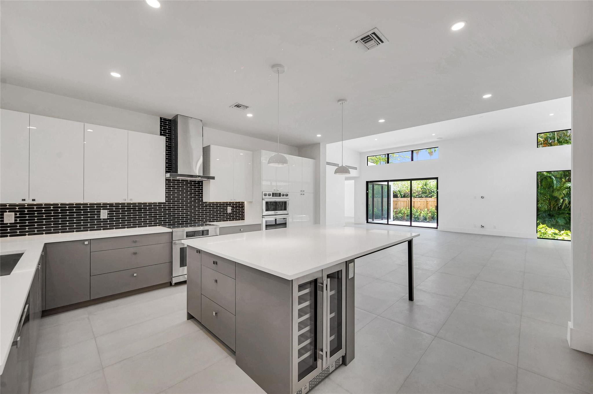 1409 NE 17th Way