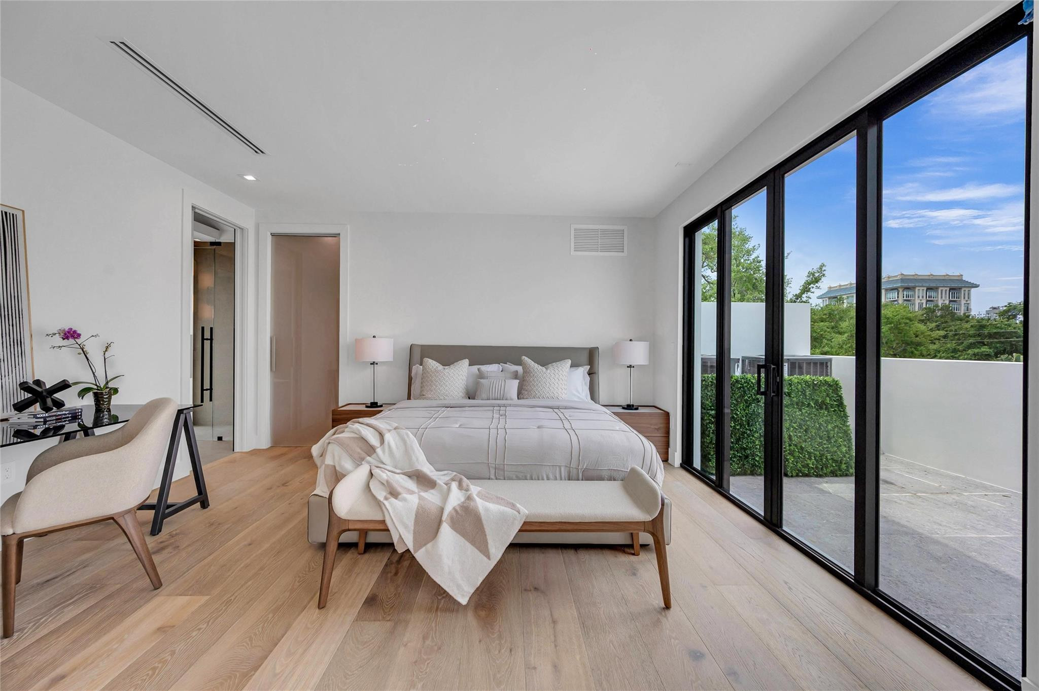 215 SE 10th Ter 215