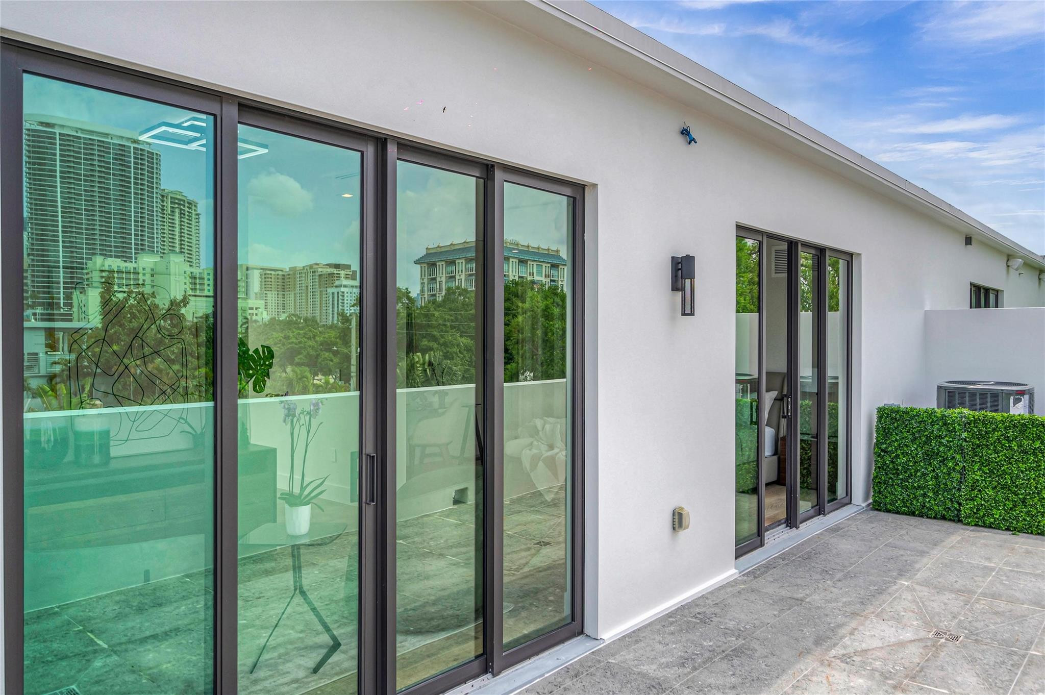 215 SE 10th Ter 215
