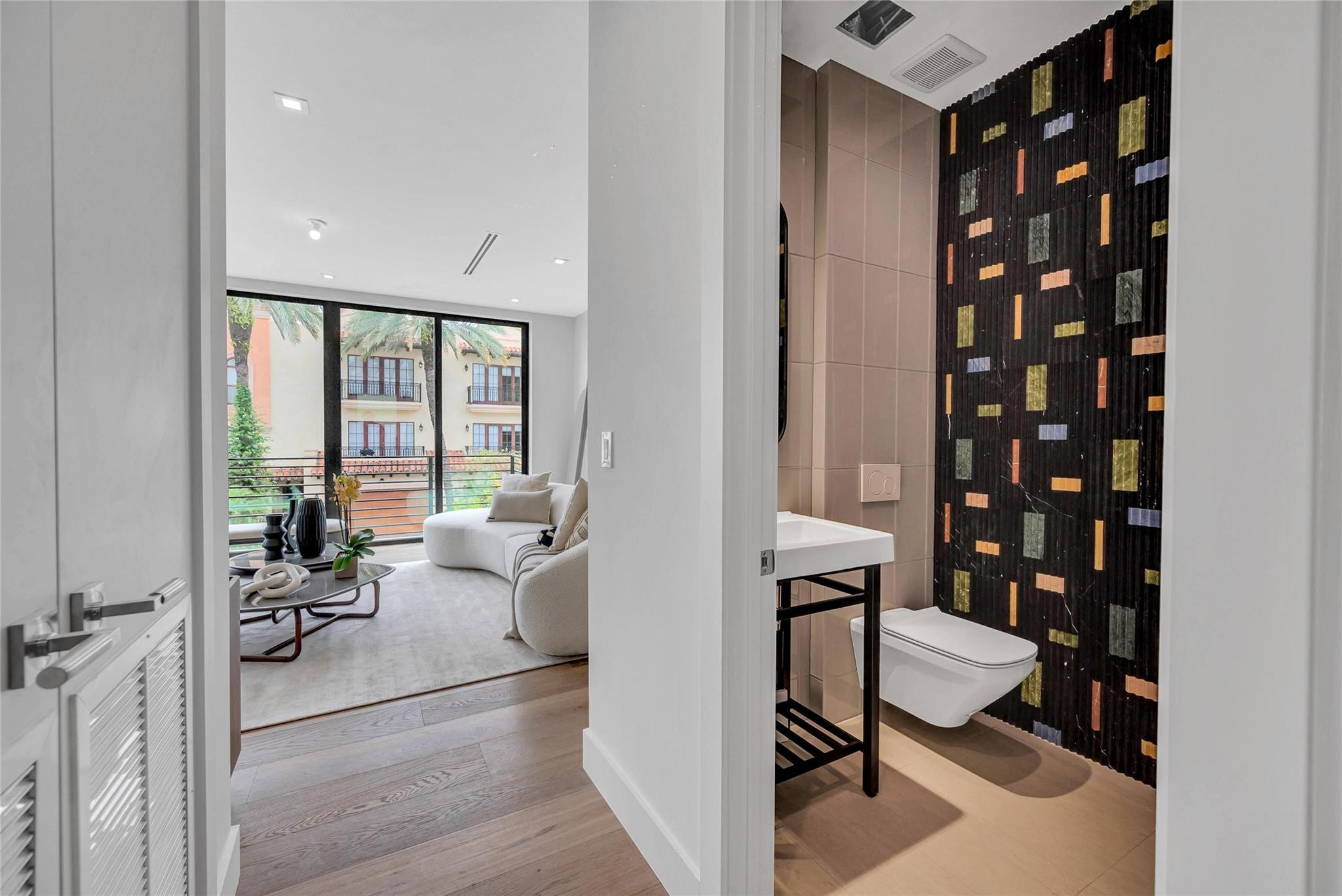 215 SE 10th Ter 215