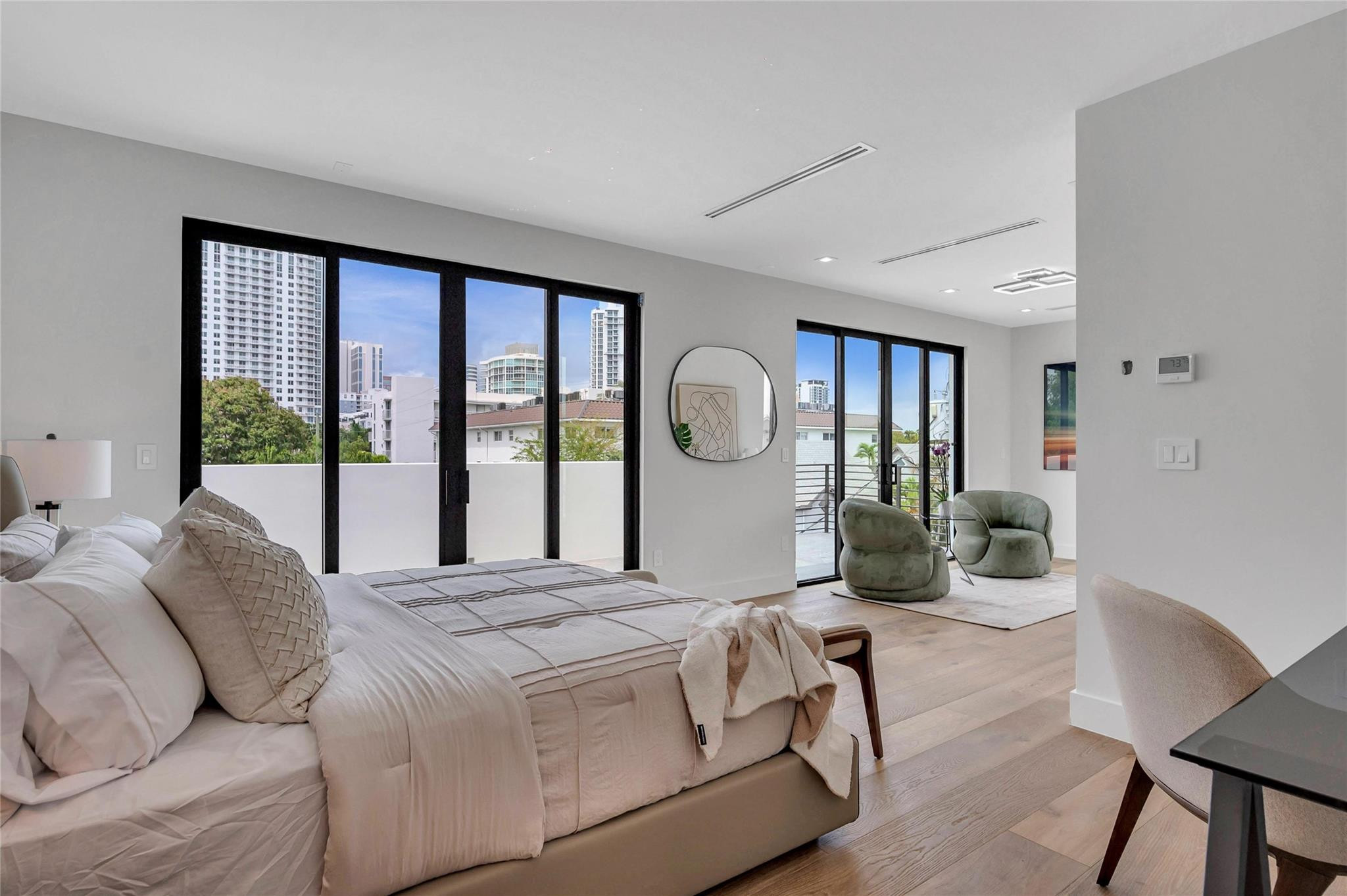 215 SE 10th Ter 215