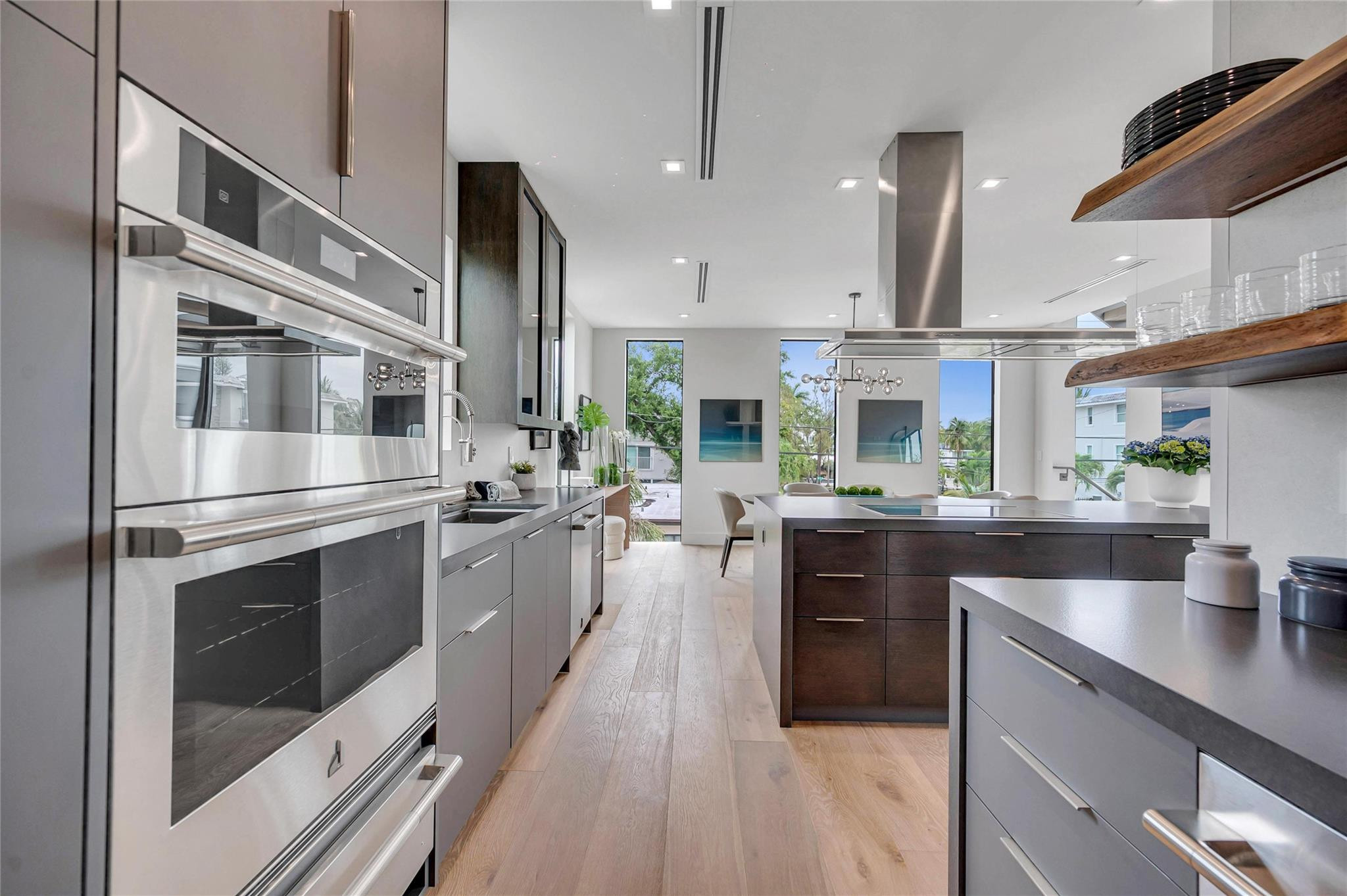 215 SE 10th Ter 215