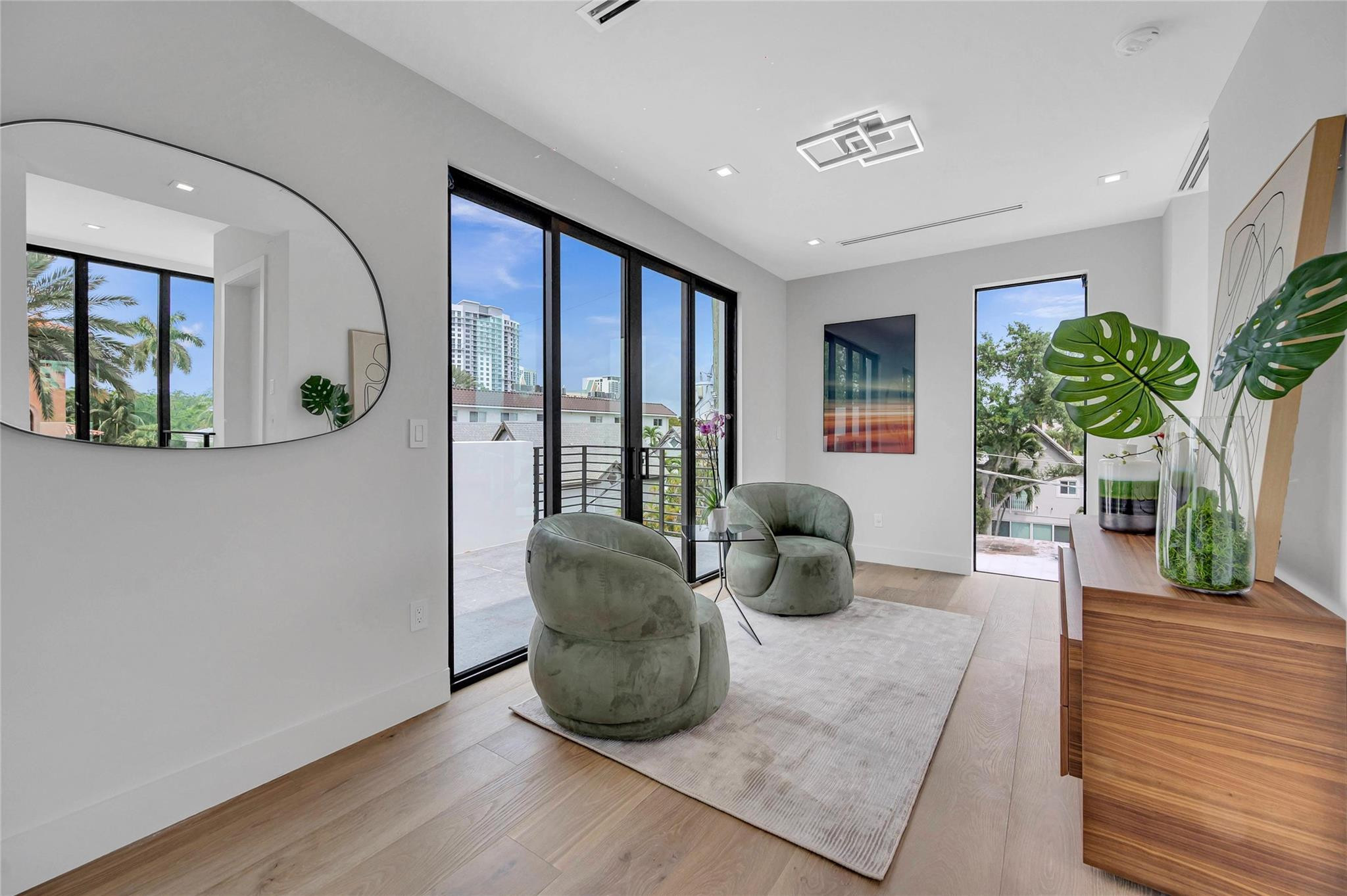 215 SE 10th Ter 215
