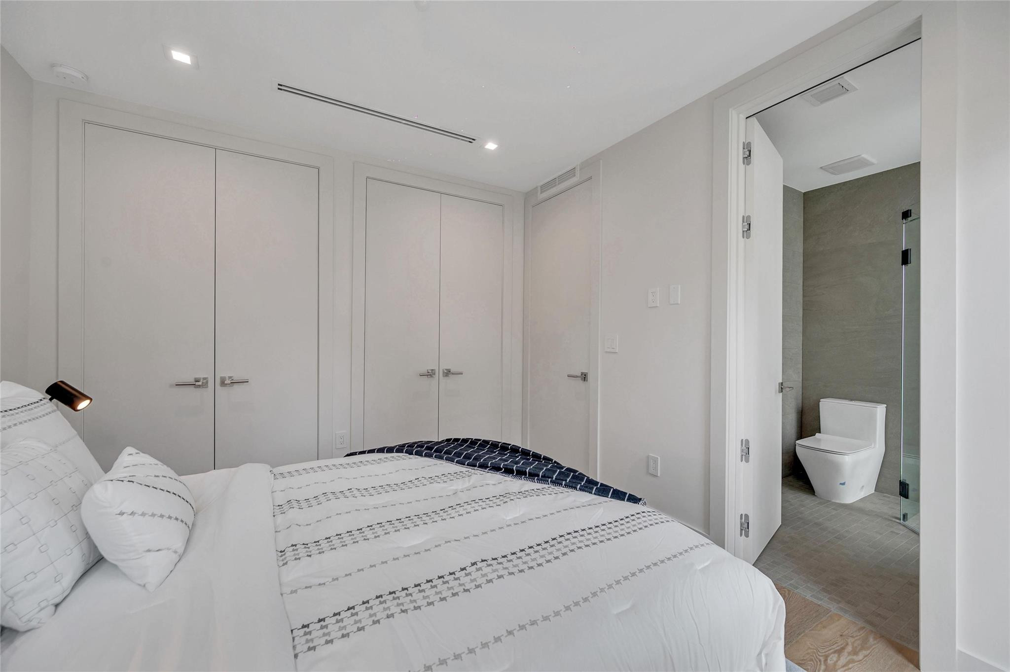 215 SE 10th Ter 215