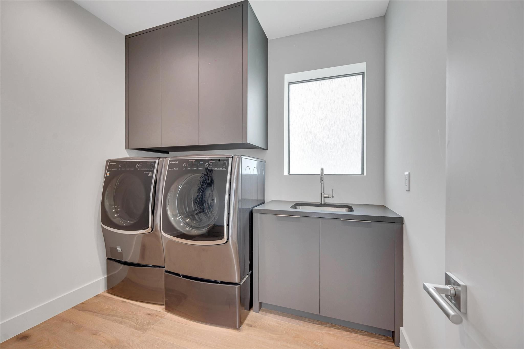 215 SE 10th Ter 215